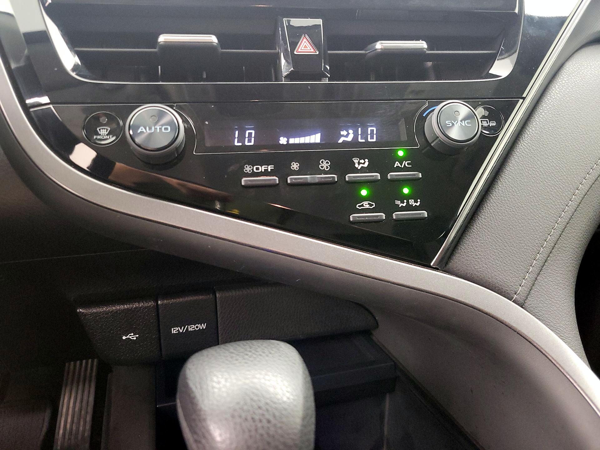 Thumbnail: 2021 Toyota Camry - 16