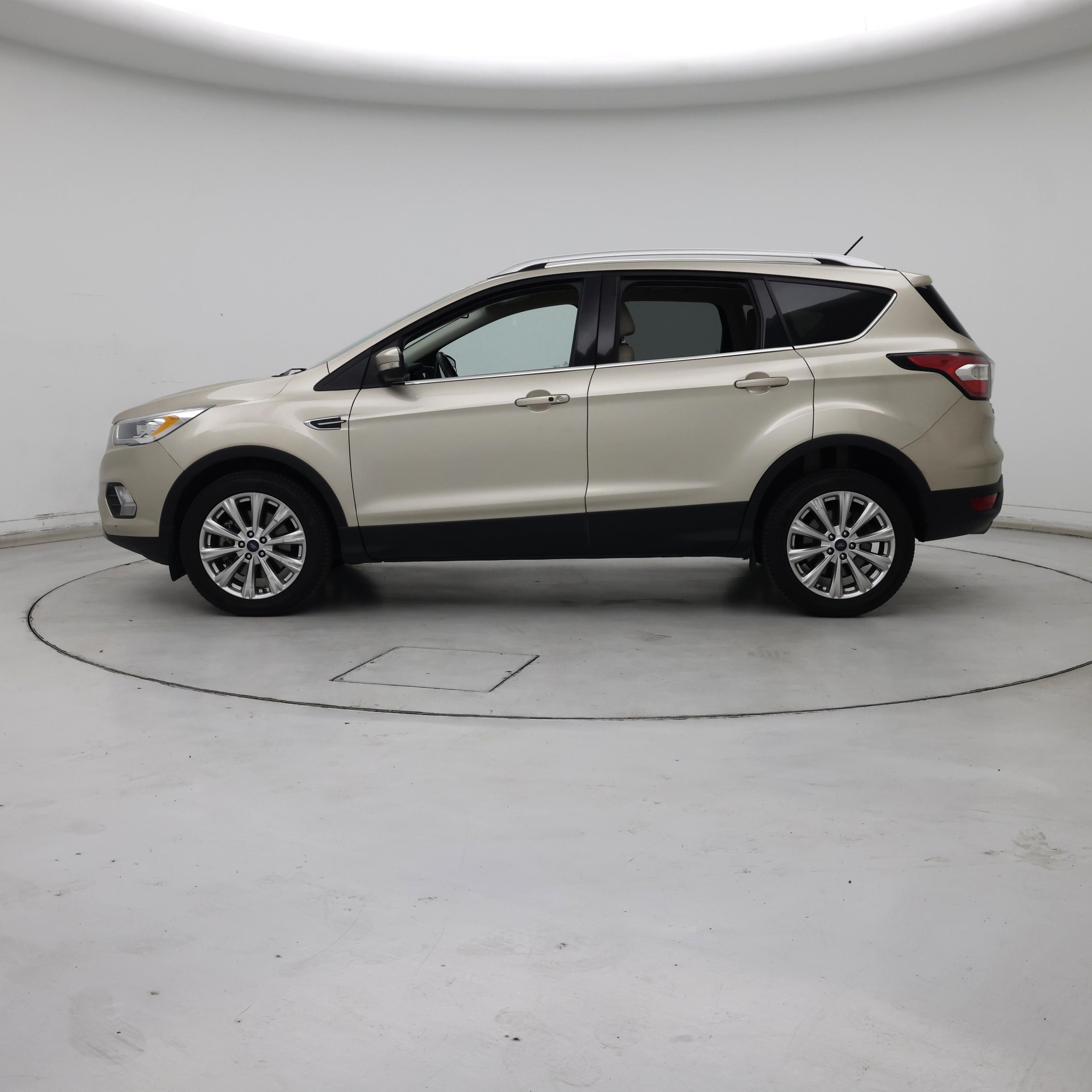 Thumbnail: 2017 Ford Escape - 3