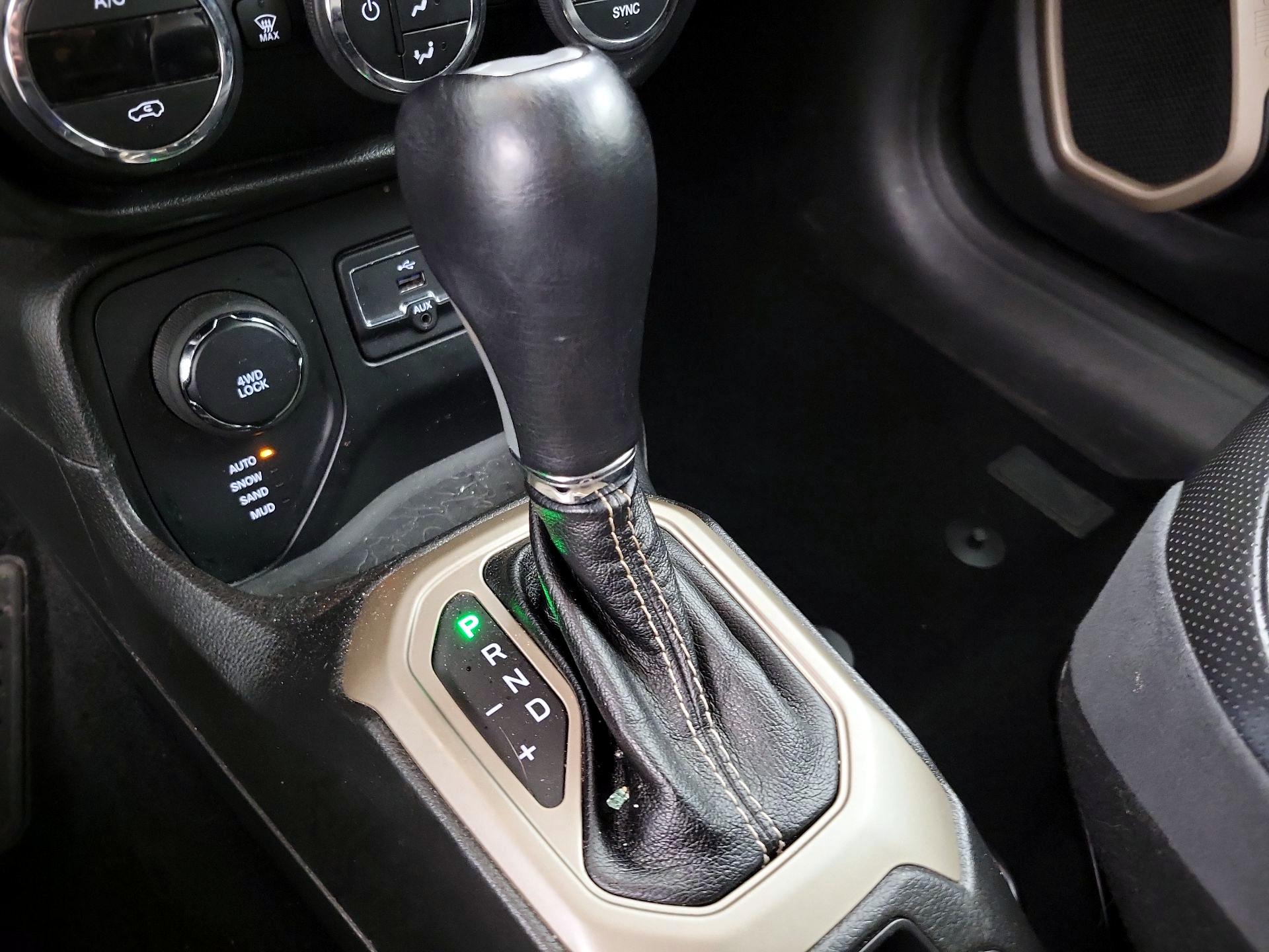 Thumbnail: 2015 Jeep Renegade - 15