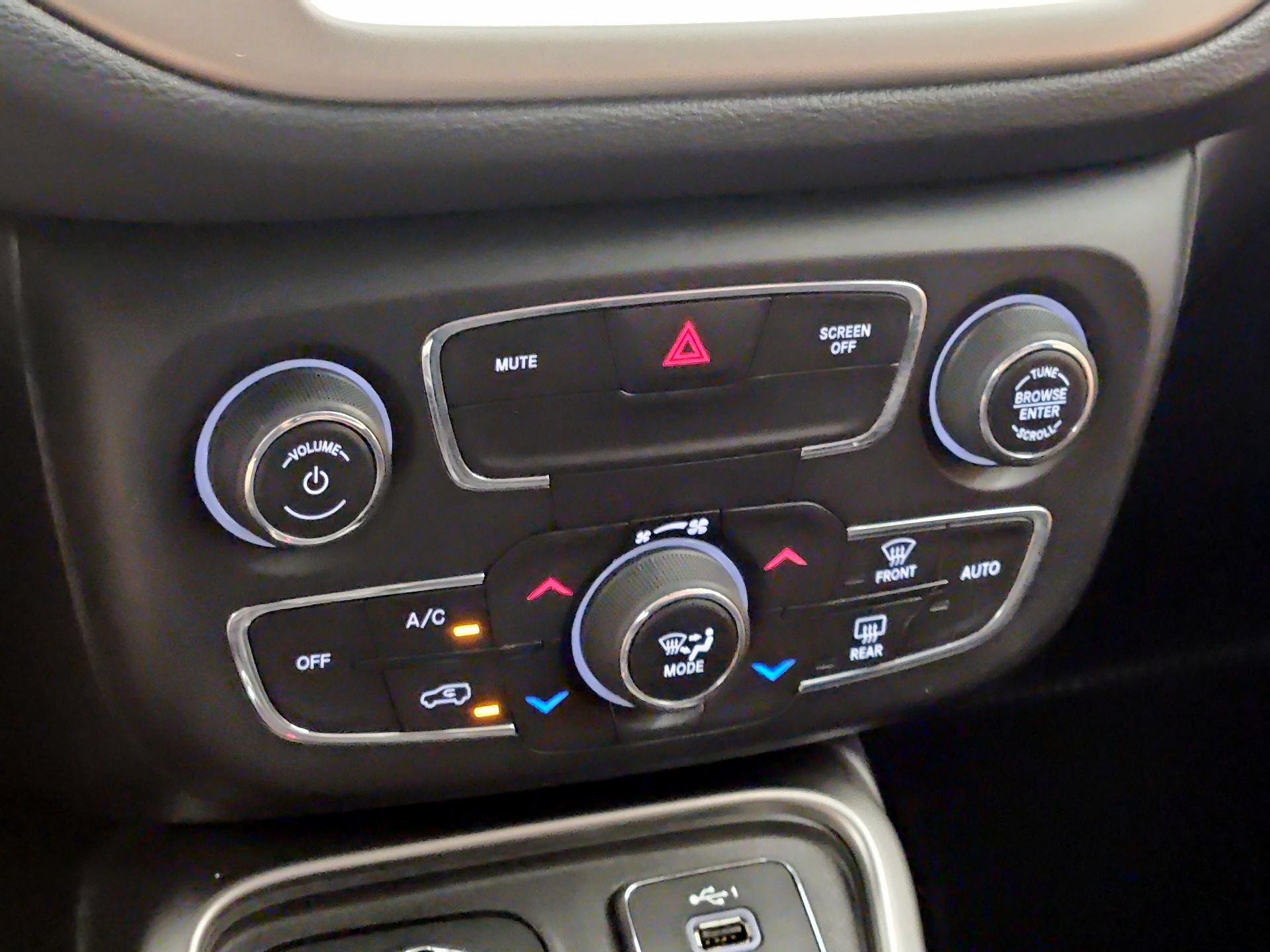 Thumbnail: 2020 Jeep Compass - 17