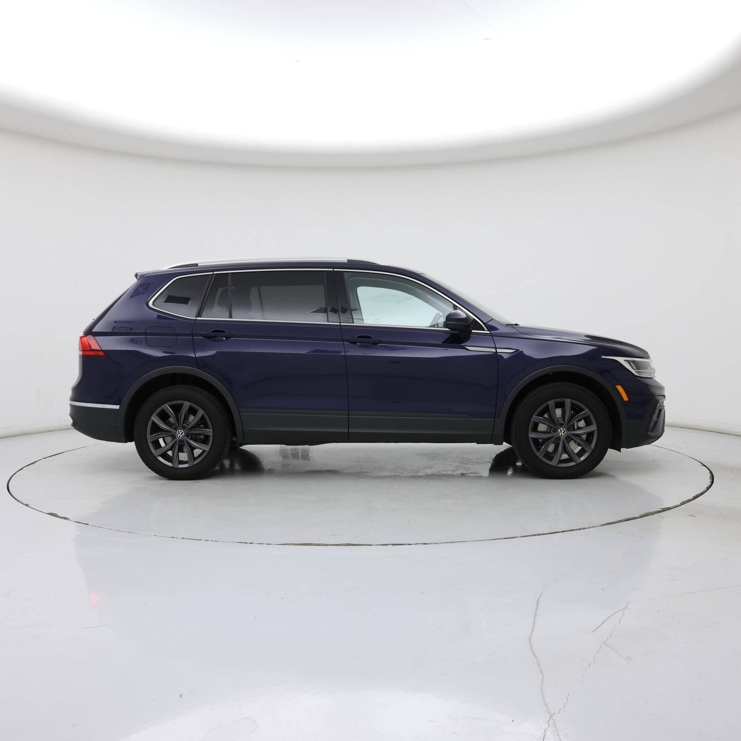Thumbnail: 2023 Volkswagen Tiguan - 7