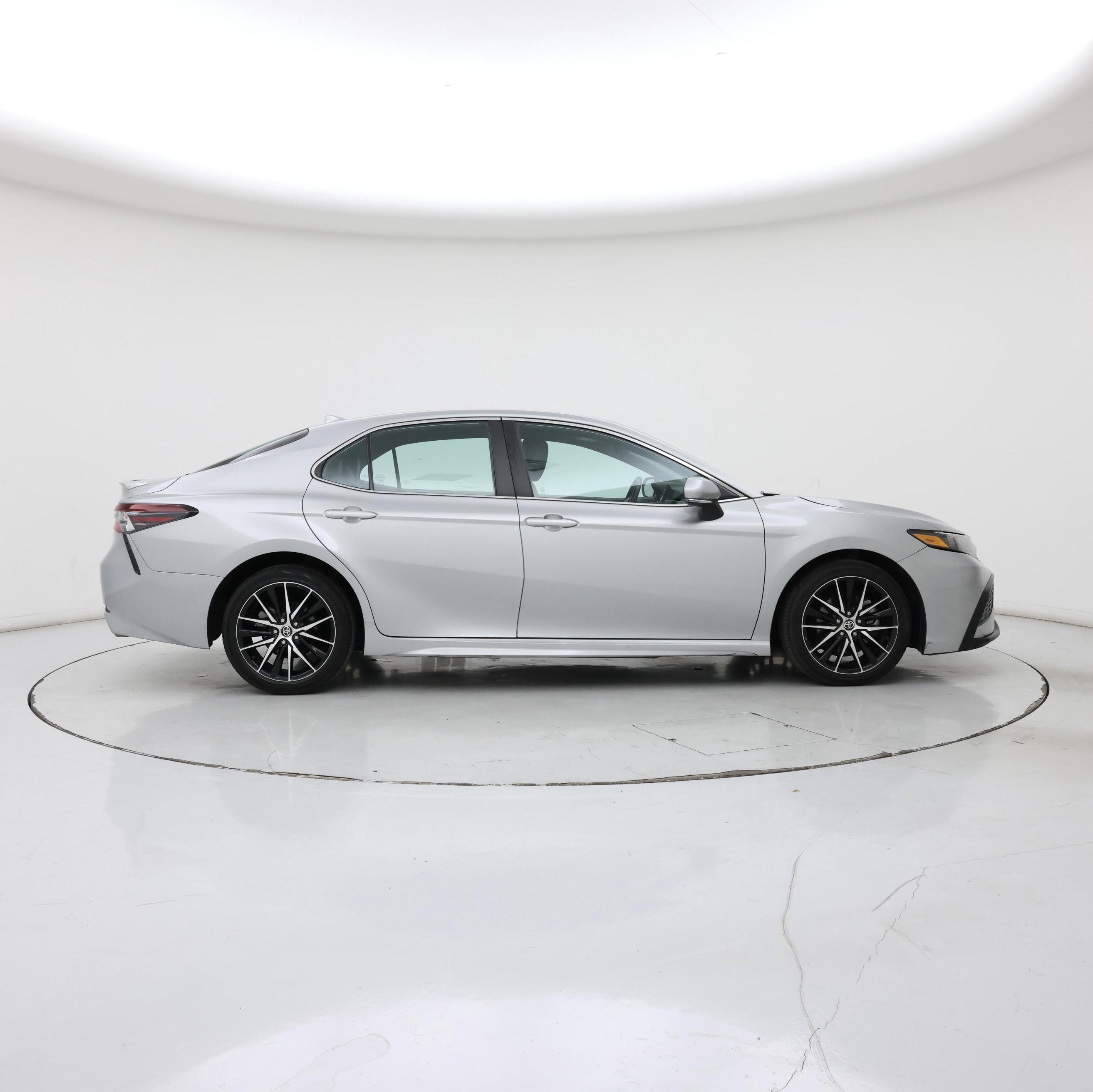 Thumbnail: 2022 Toyota Camry - 7