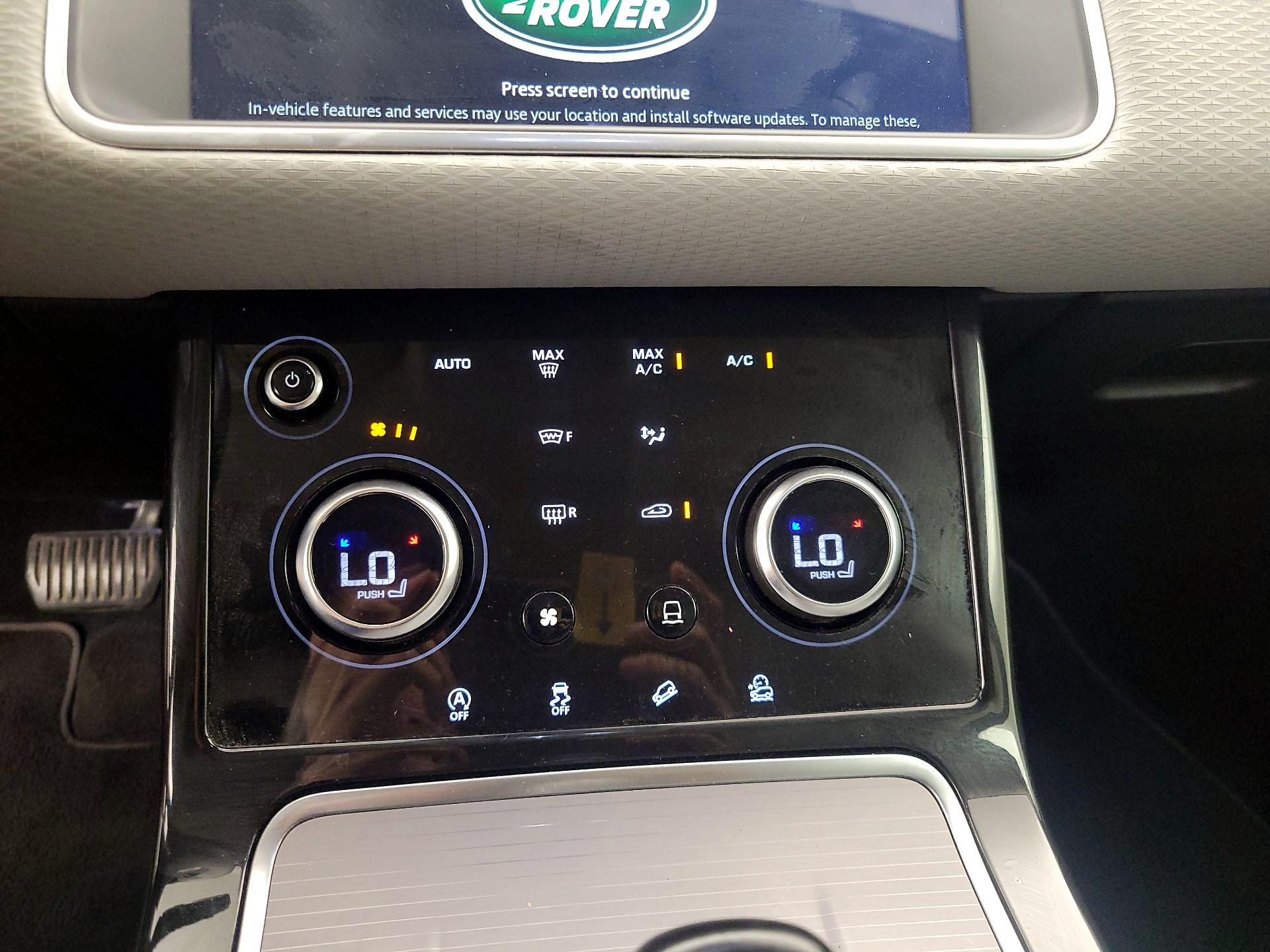 Thumbnail: 2020 Land Rover Range Rover Evoque - 17