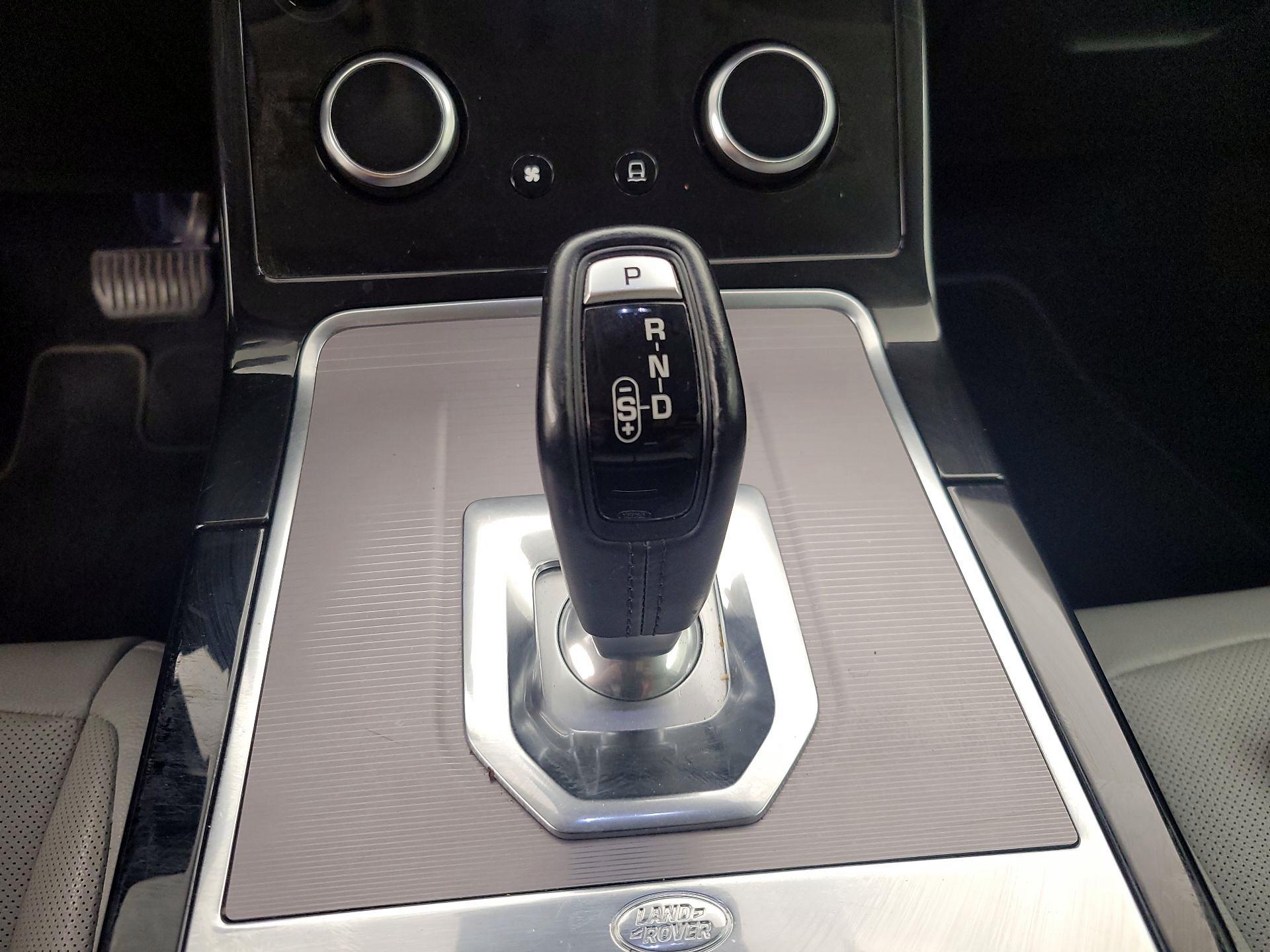 Thumbnail: 2020 Land Rover Range Rover Evoque - 18