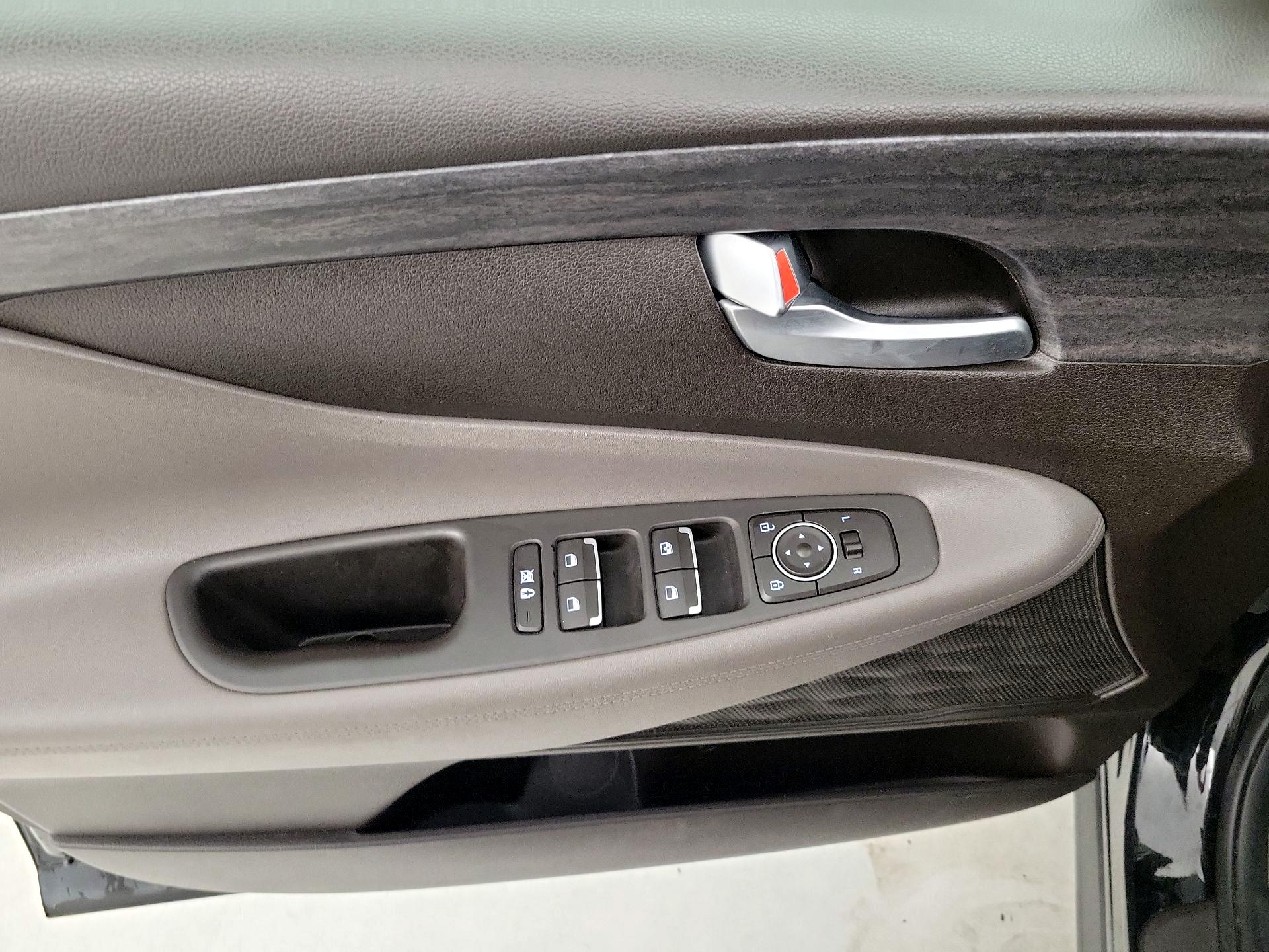 Thumbnail: 2019 Hyundai Santa Fe - 10