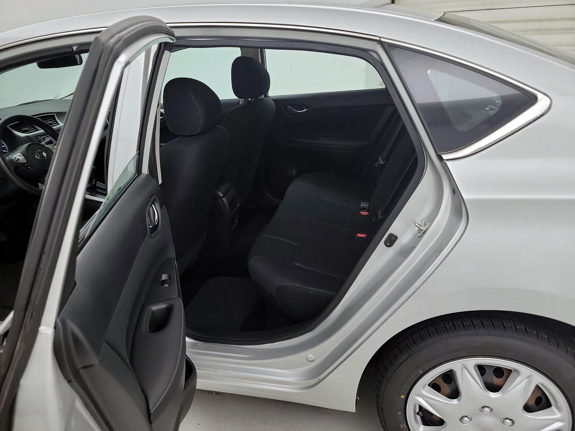 Thumbnail: 2018 Nissan Sentra - 19