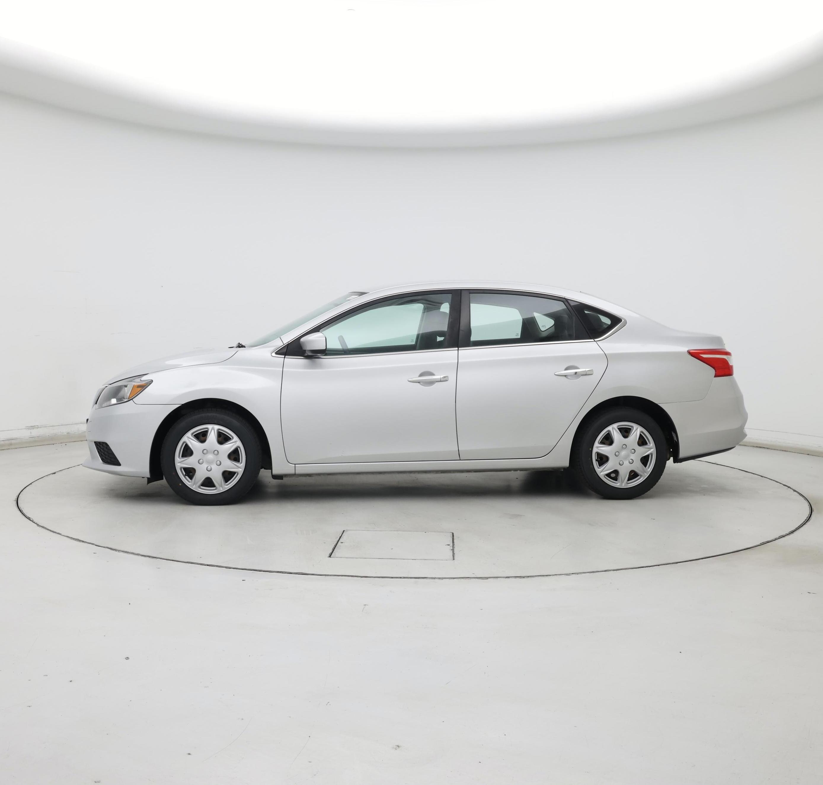 Thumbnail: 2018 Nissan Sentra - 3