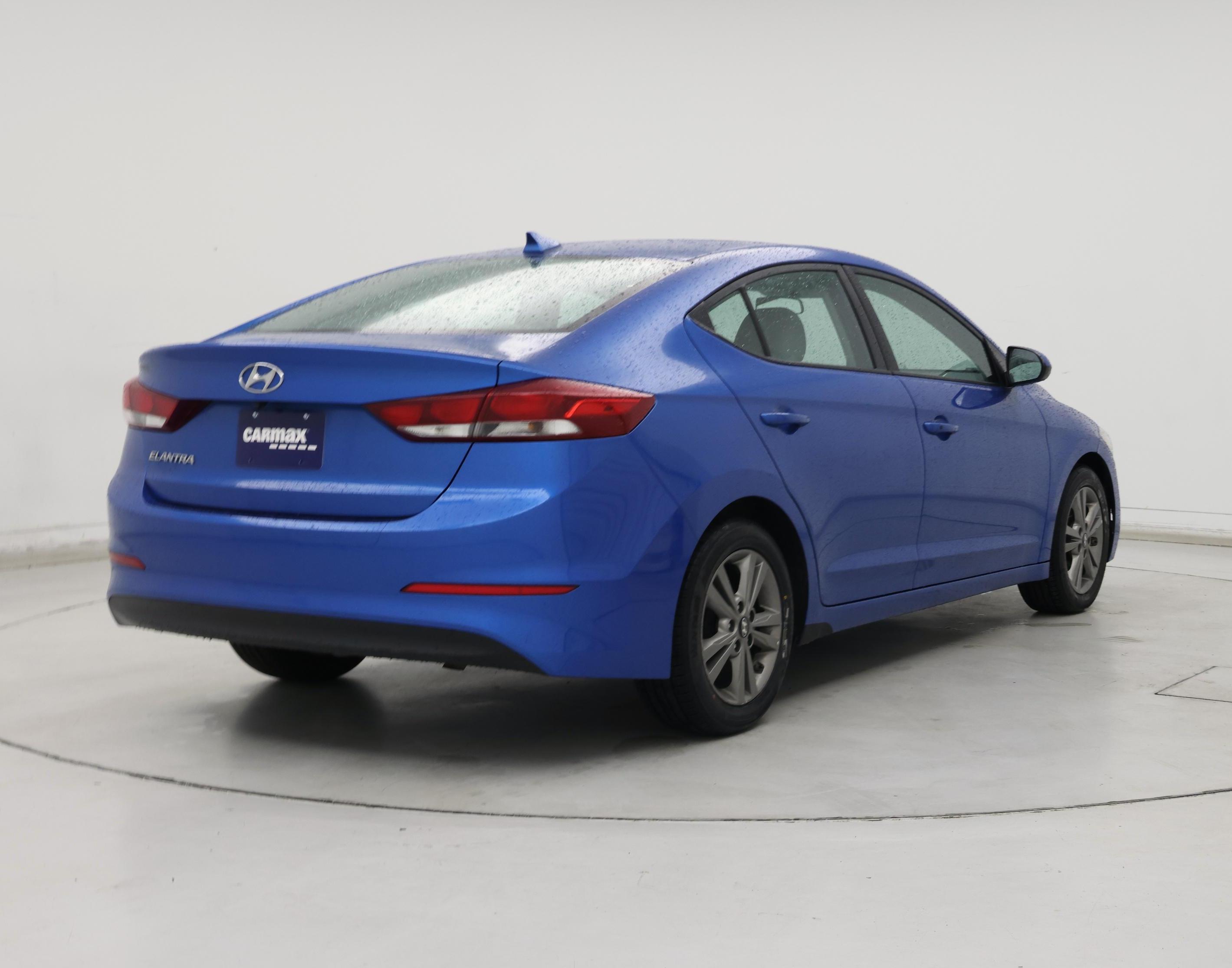 Thumbnail: 2017 Hyundai Elantra - 8