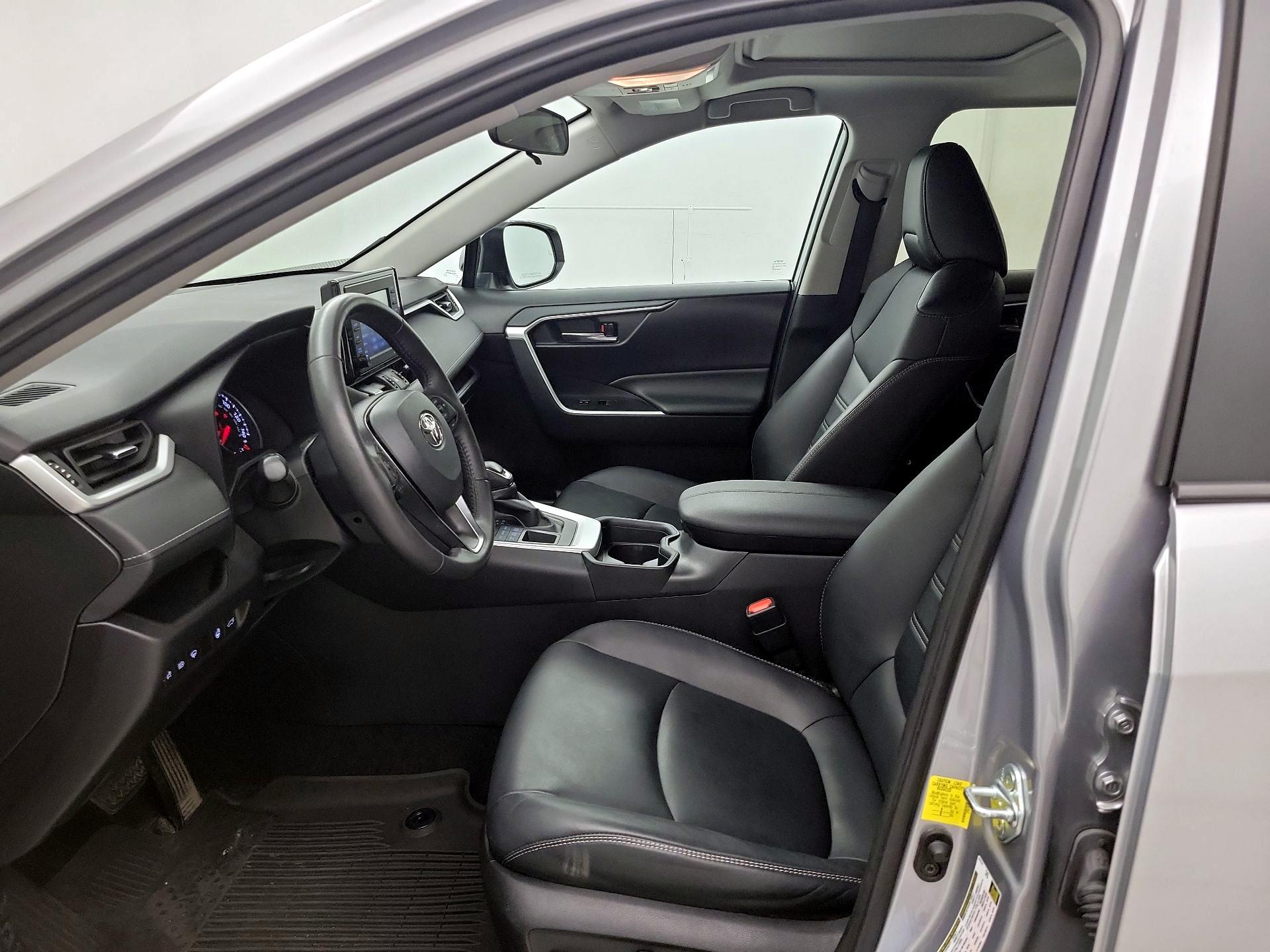 Thumbnail: 2021 Toyota RAV4 - 9