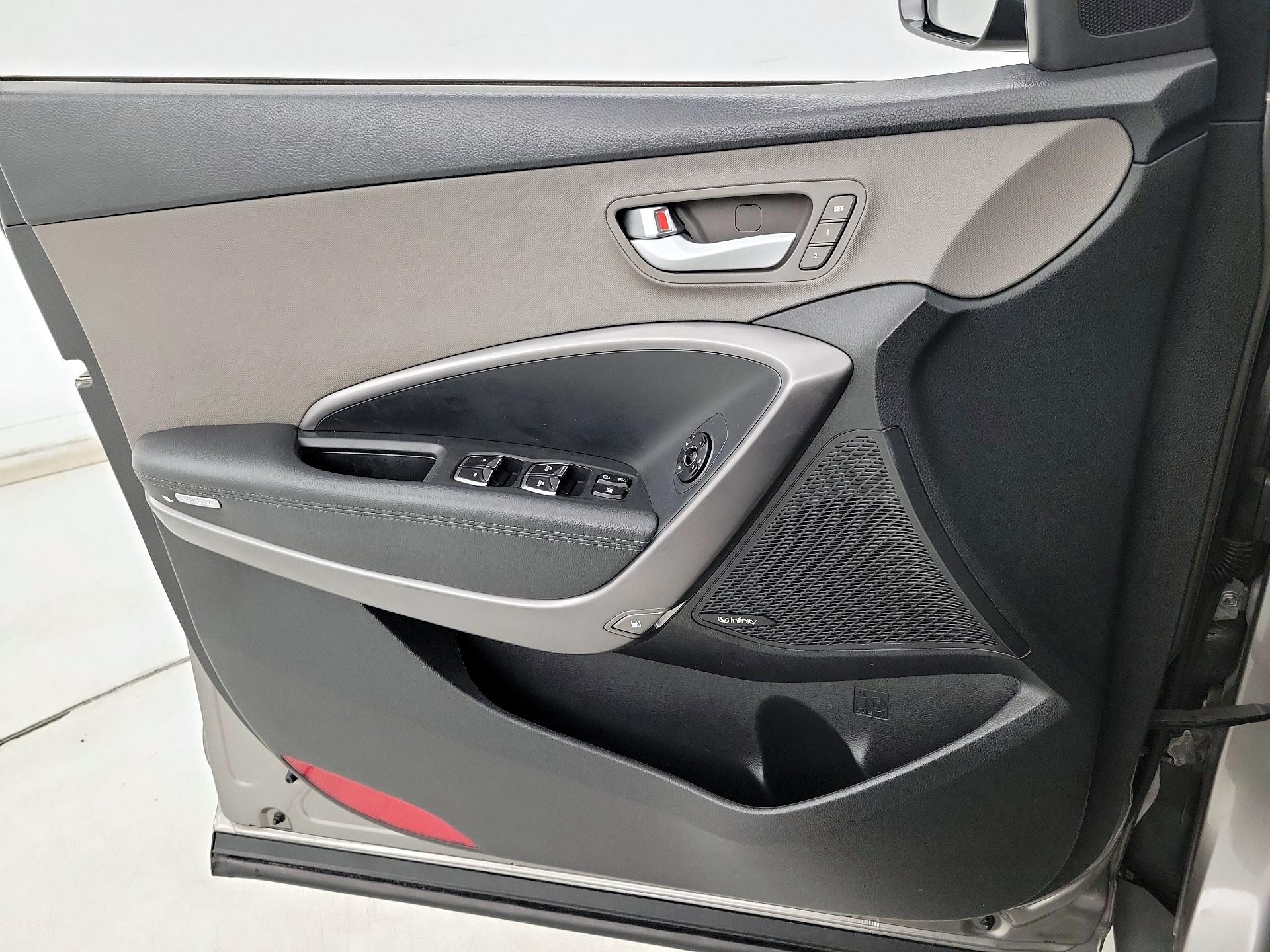 Thumbnail: 2017 Hyundai Santa Fe - 12