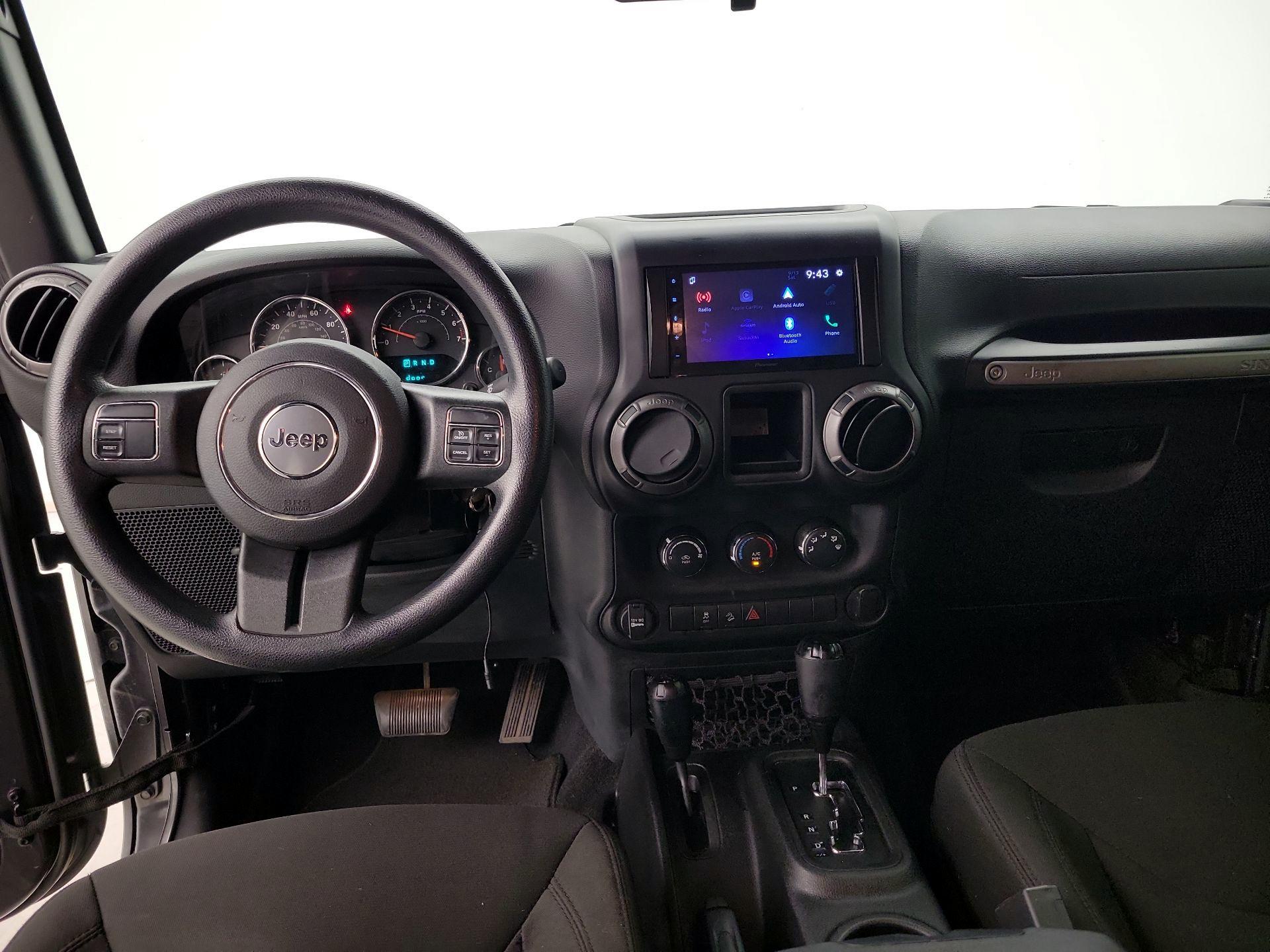 Thumbnail: 2016 Jeep Wrangler - 9