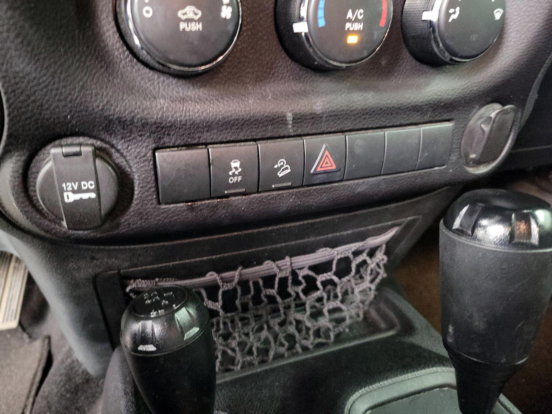Thumbnail: 2016 Jeep Wrangler - 17