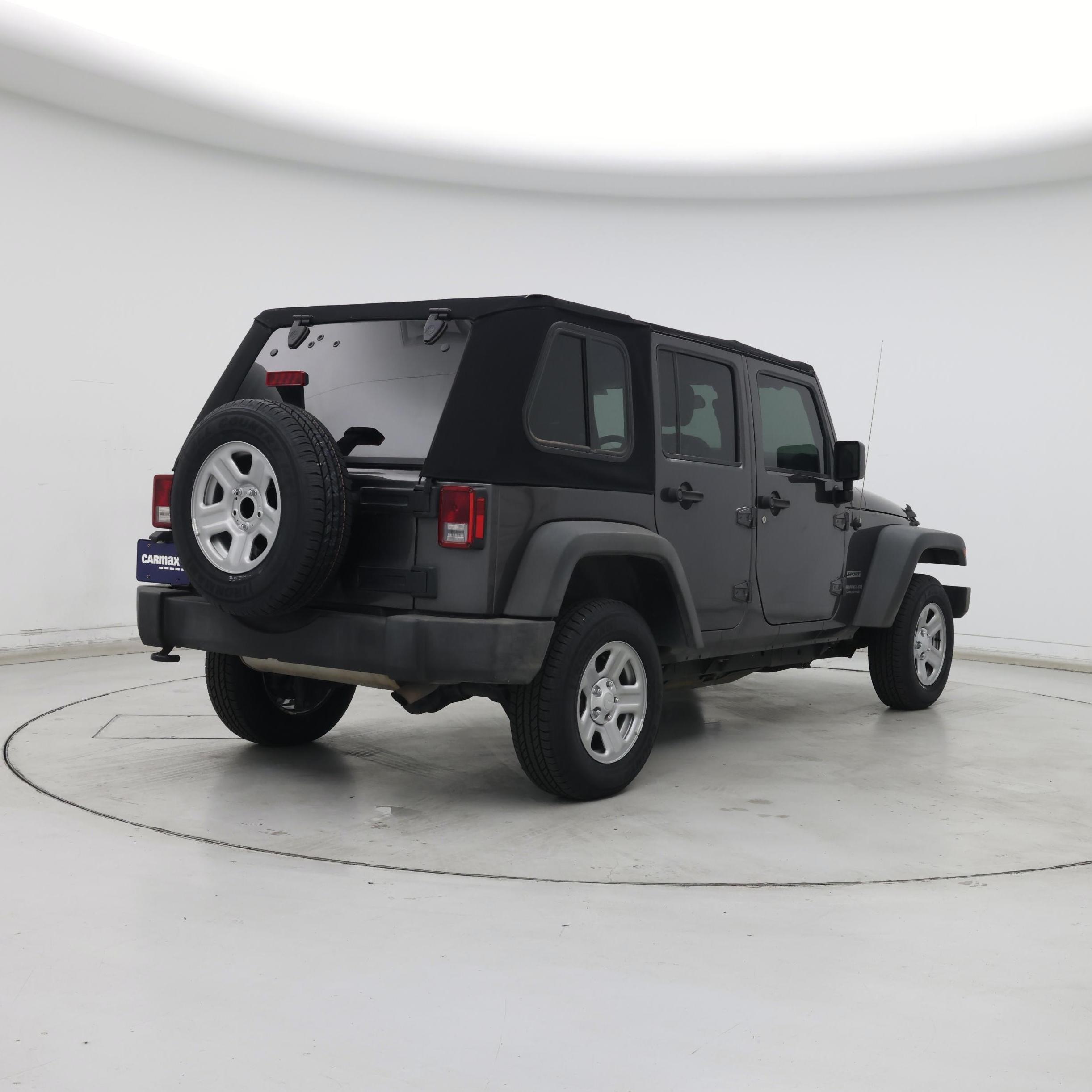 Thumbnail: 2016 Jeep Wrangler - 8