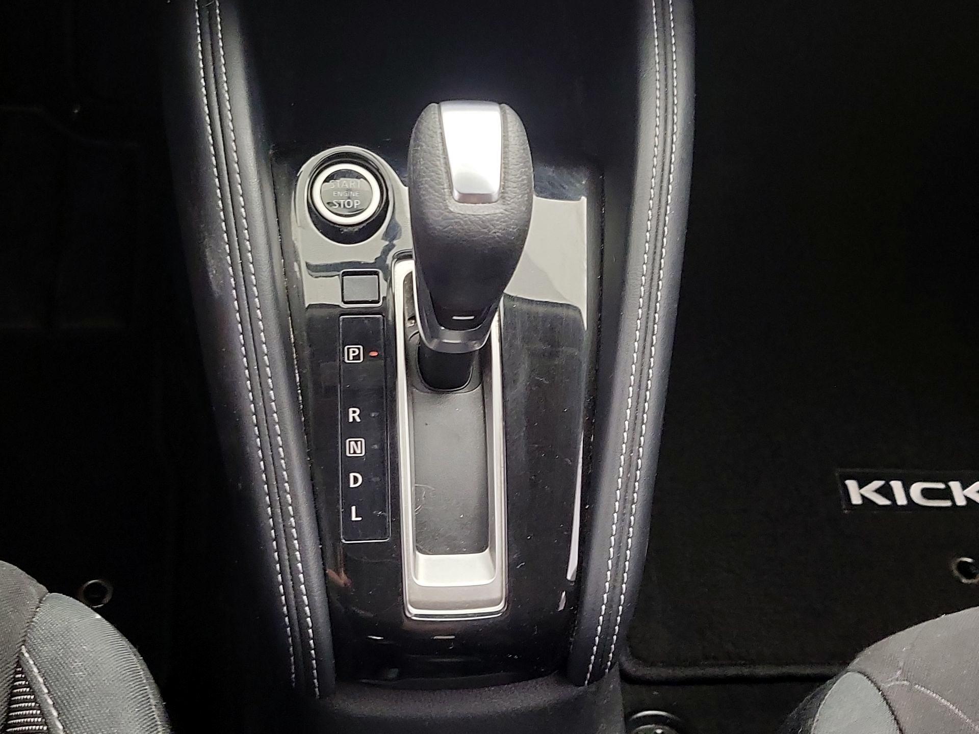 Thumbnail: 2019 Nissan Kicks - 17