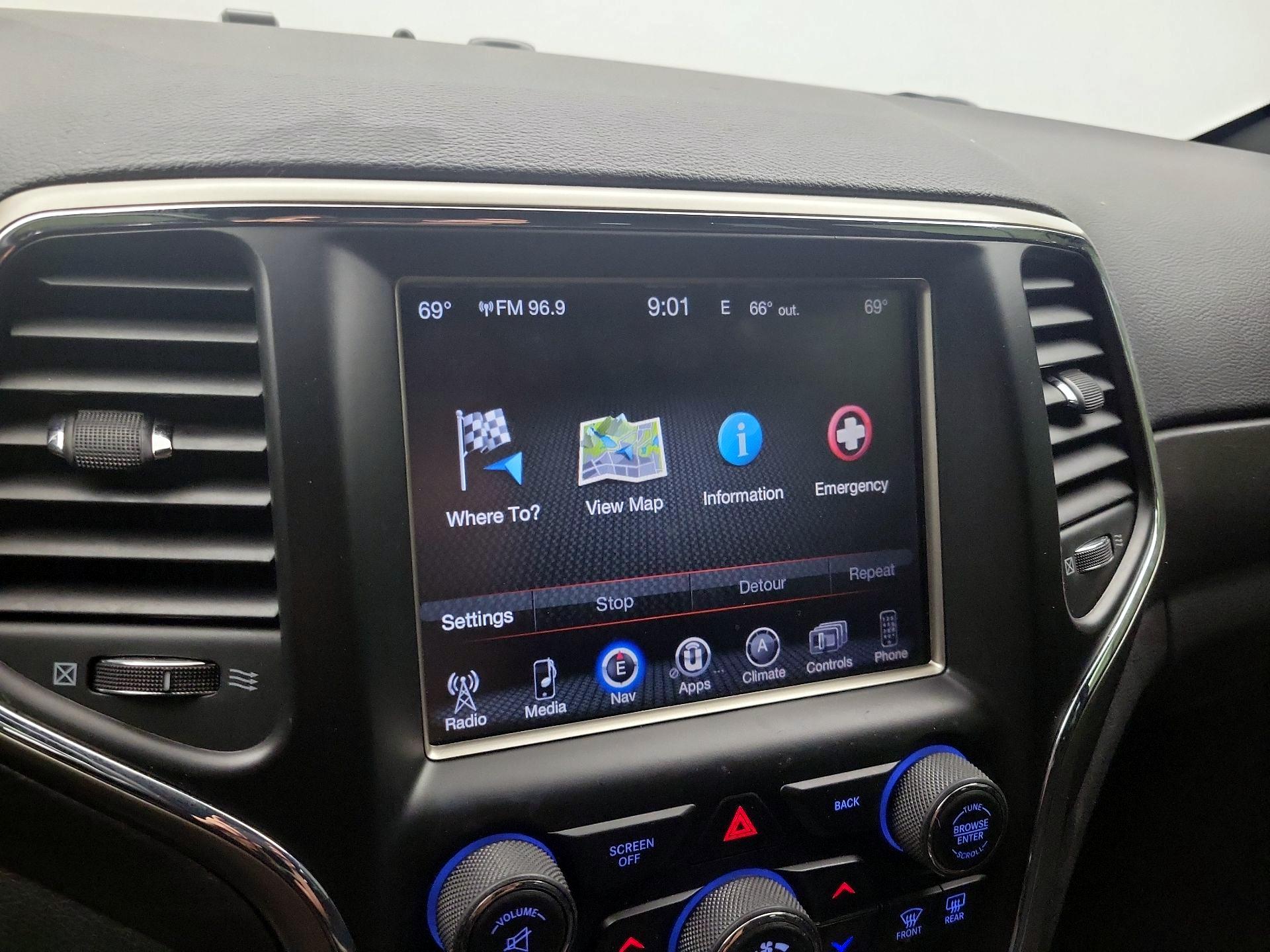 Thumbnail: 2017 Jeep Grand Cherokee - 12