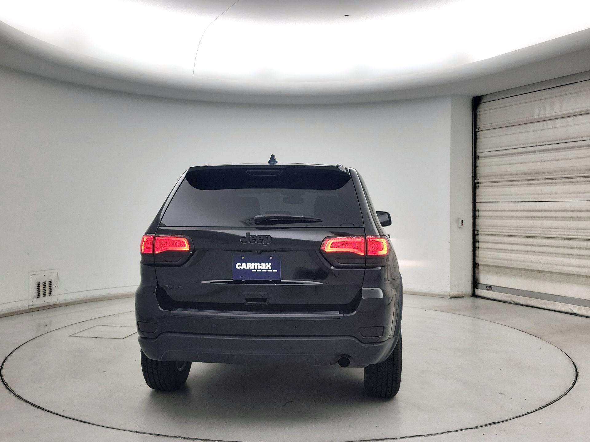 Thumbnail: 2017 Jeep Grand Cherokee - 6