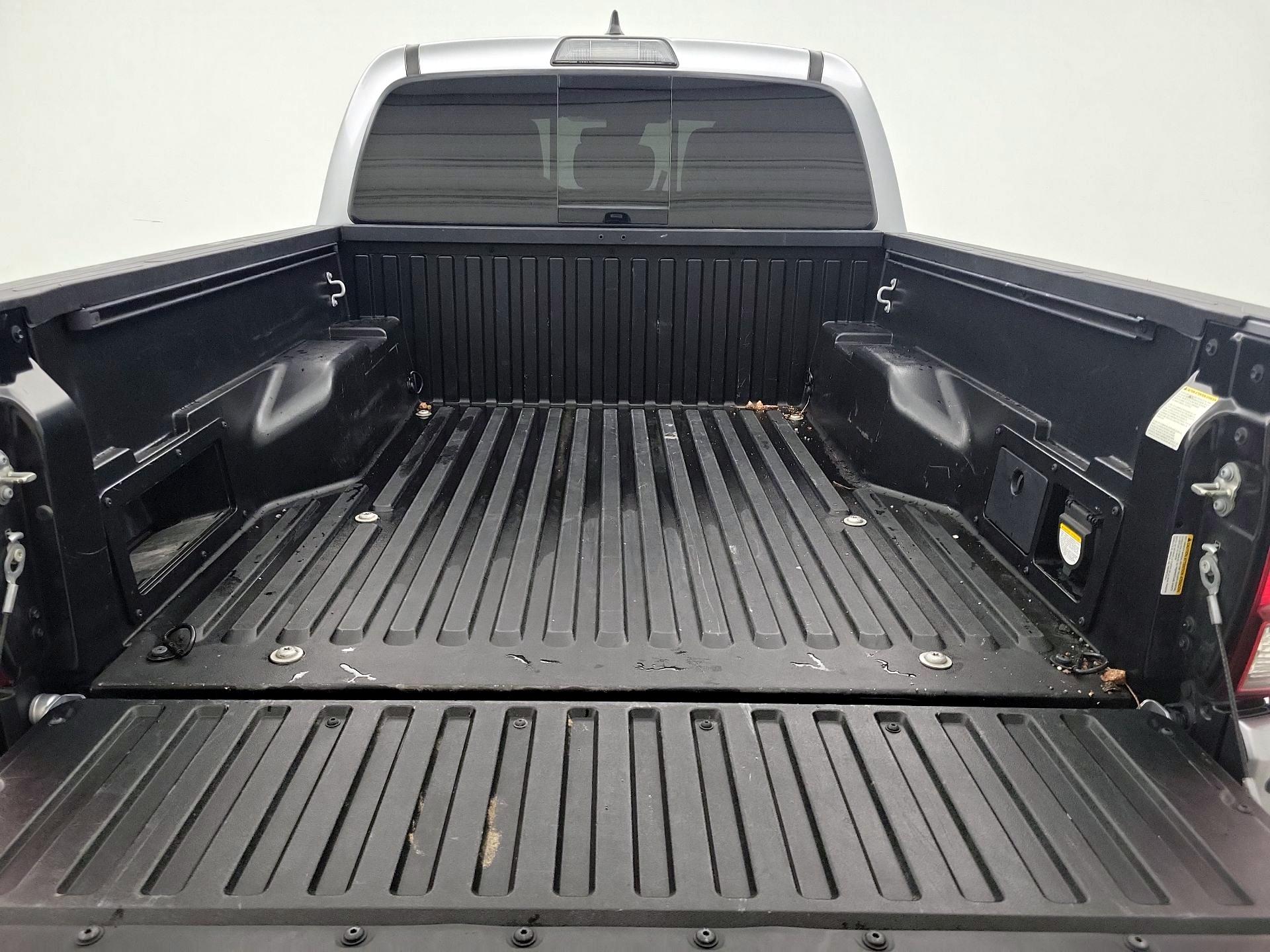 Thumbnail: 2018 Toyota Tacoma - 18