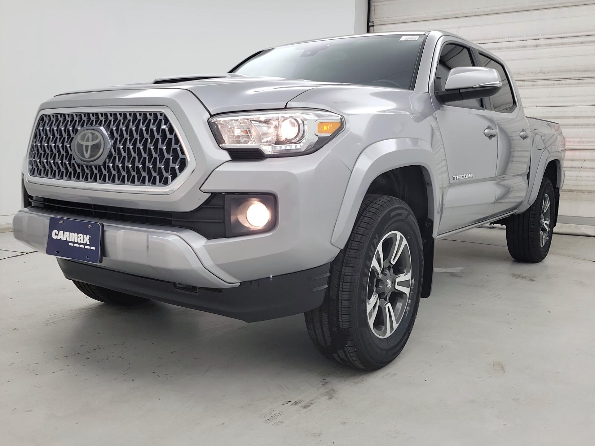 Thumbnail: 2018 Toyota Tacoma - 3