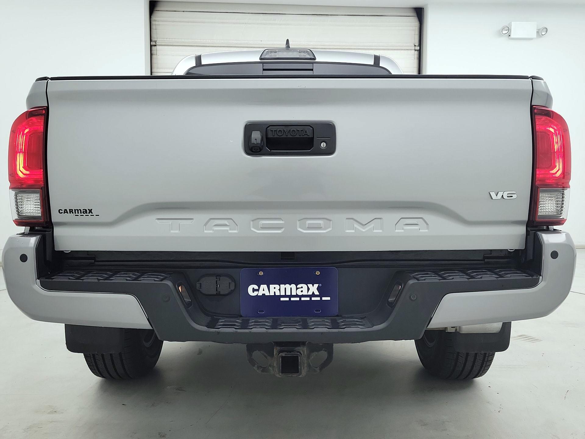 Thumbnail: 2018 Toyota Tacoma - 6