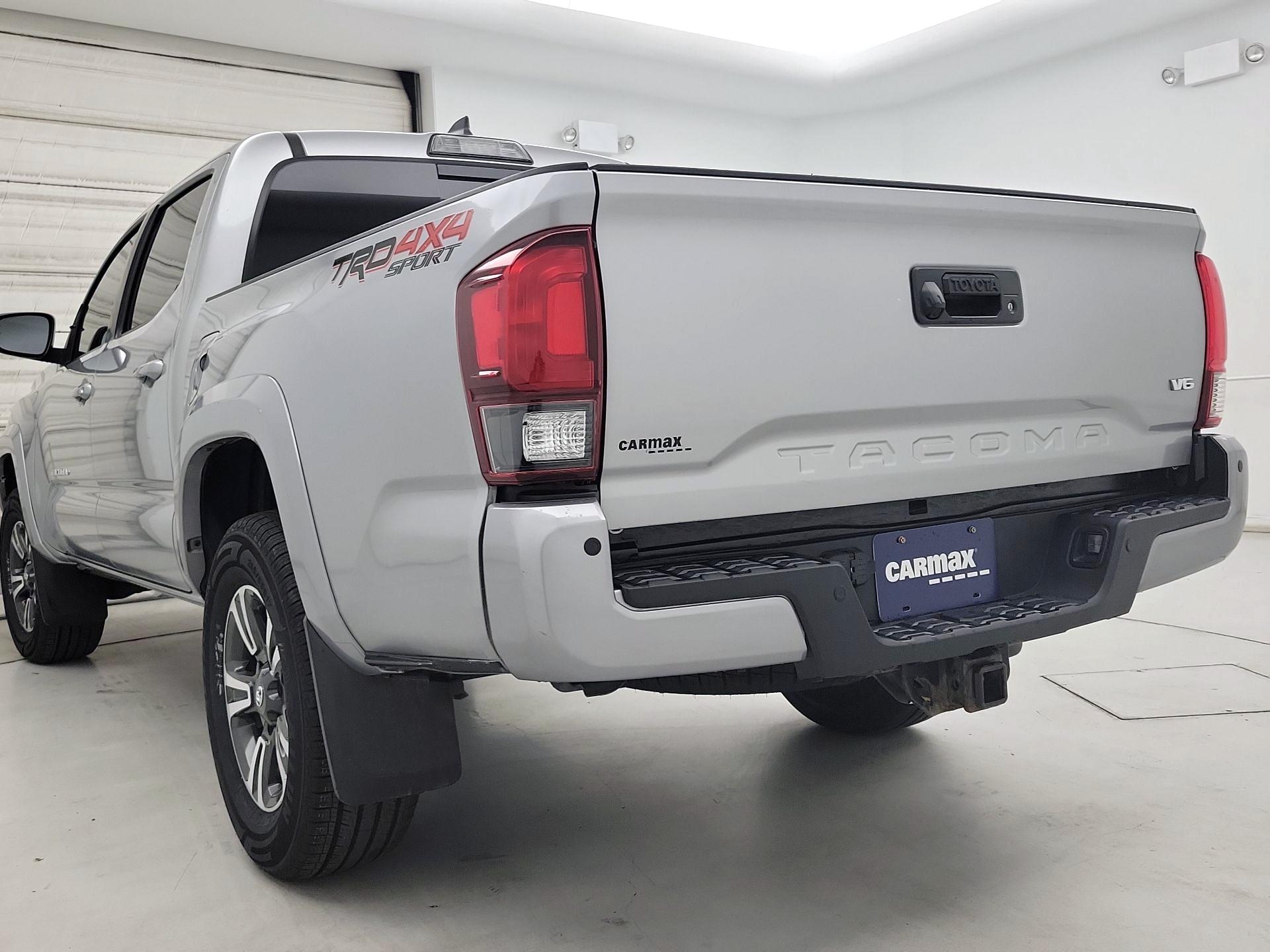 Thumbnail: 2018 Toyota Tacoma - 7