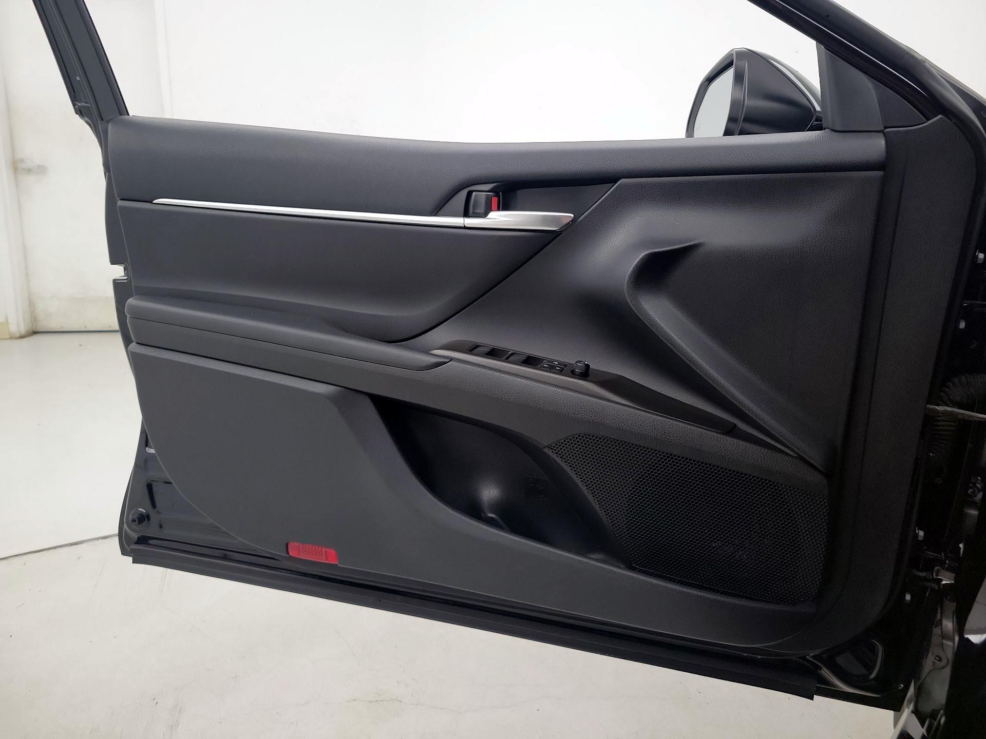 Thumbnail: 2023 Toyota Camry - 12