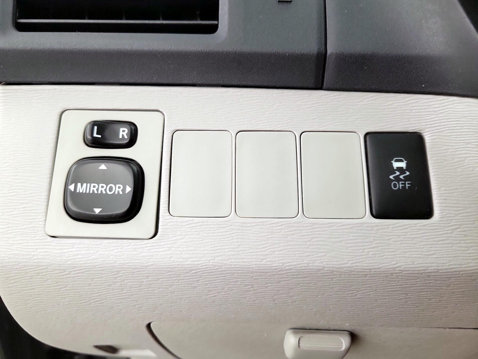 Thumbnail: 2015 Toyota Venza - 13