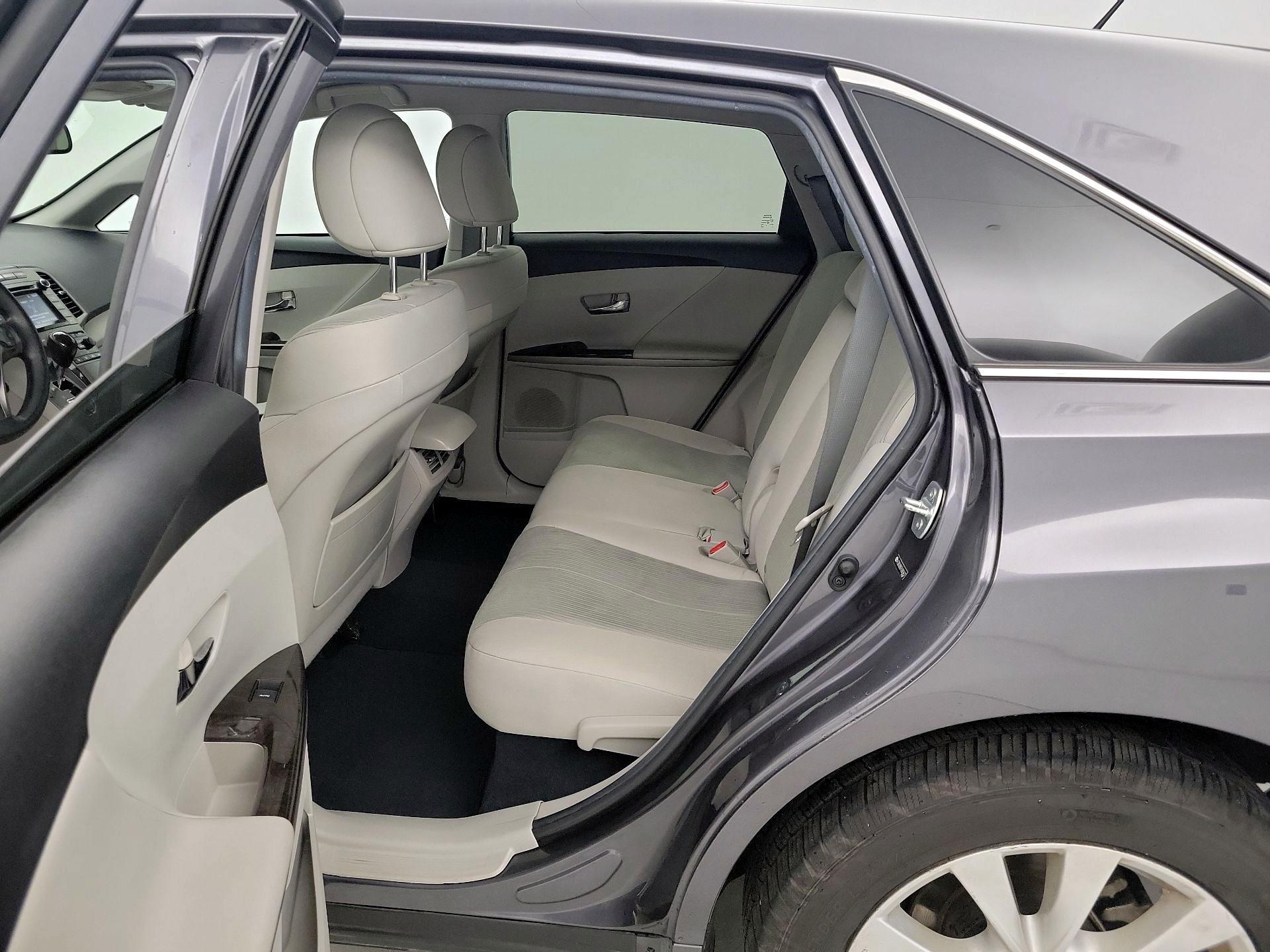 Thumbnail: 2015 Toyota Venza - 19