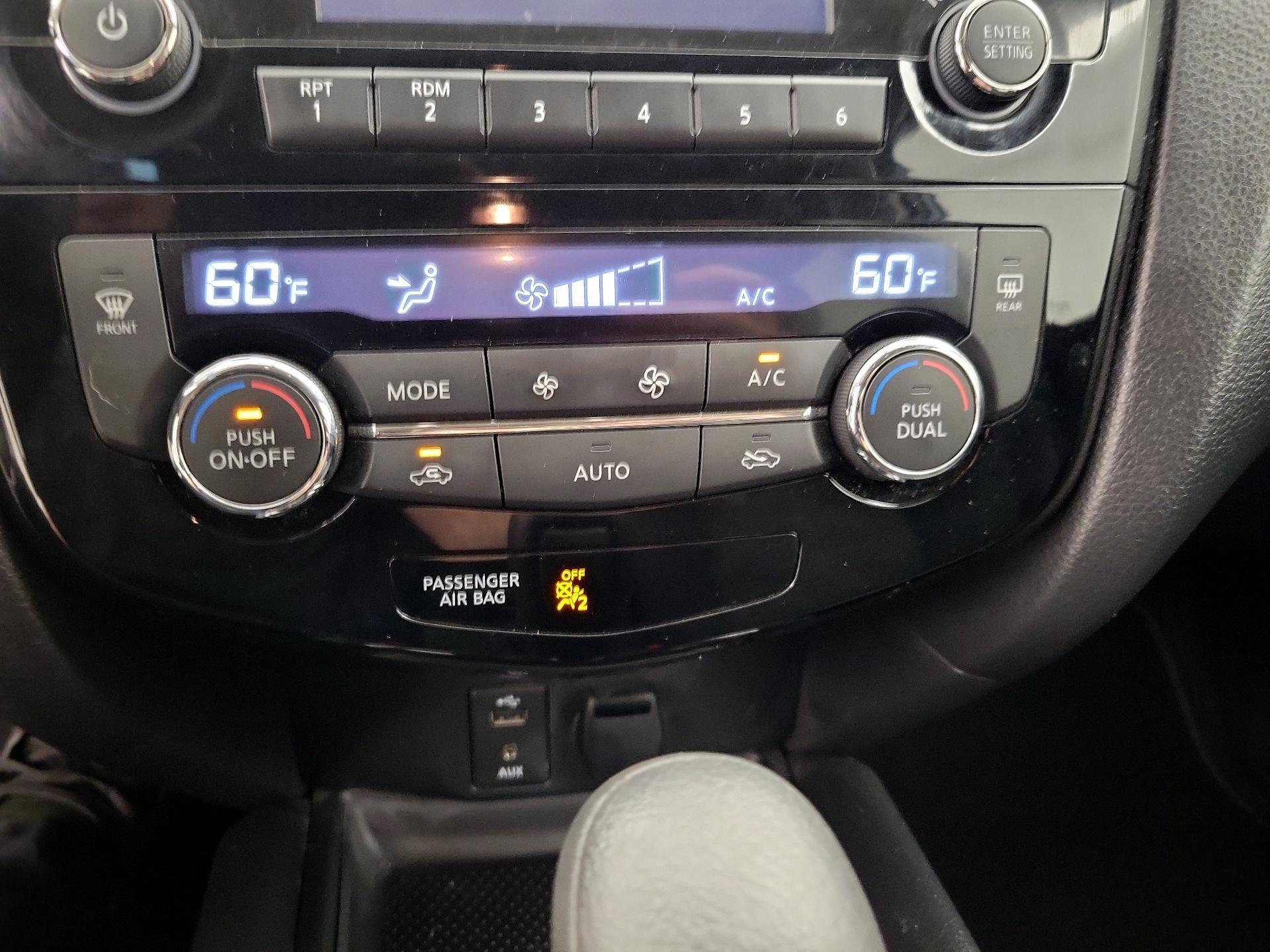 Thumbnail: 2016 Nissan Rogue - 14