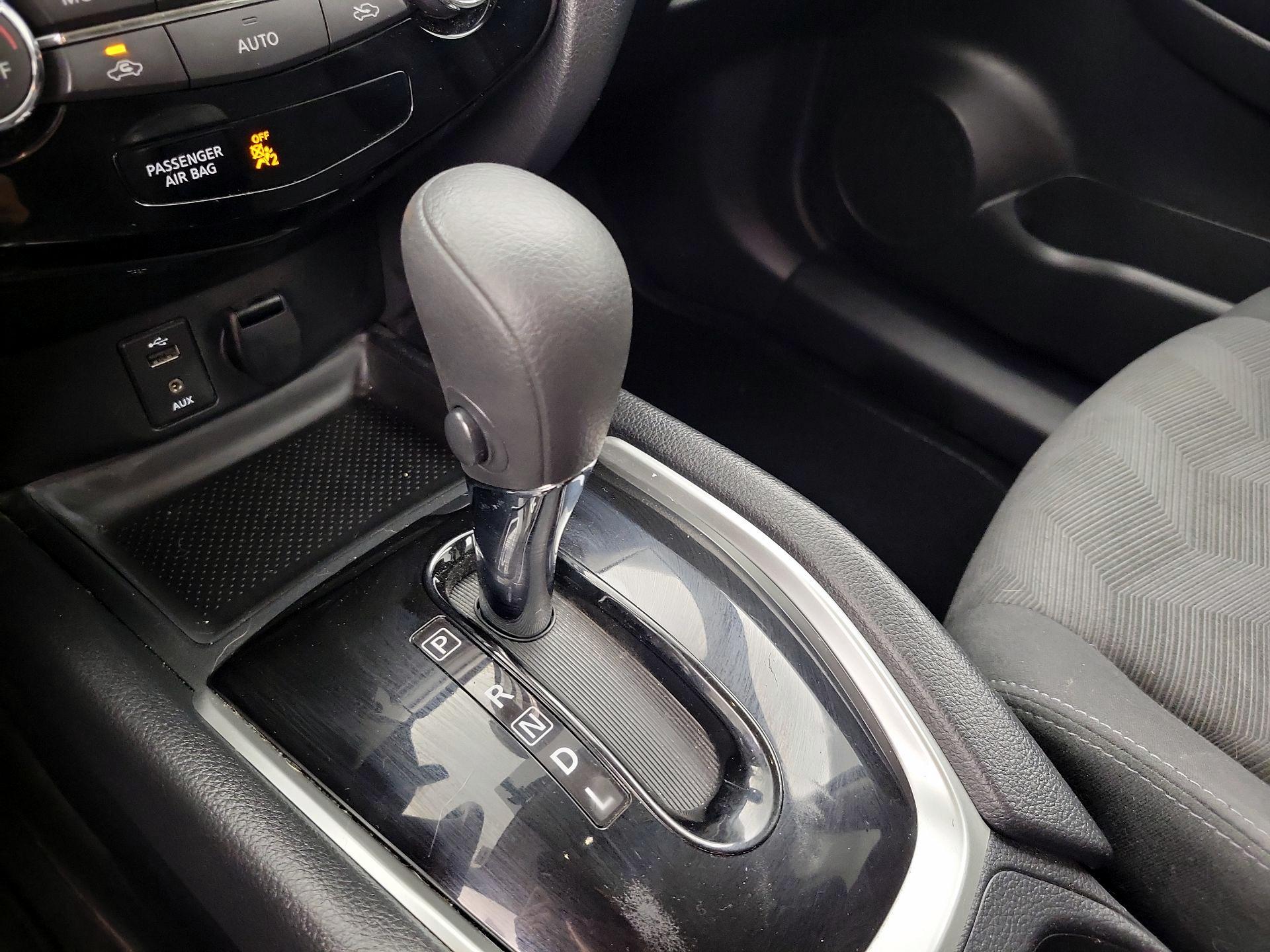 Thumbnail: 2016 Nissan Rogue - 15