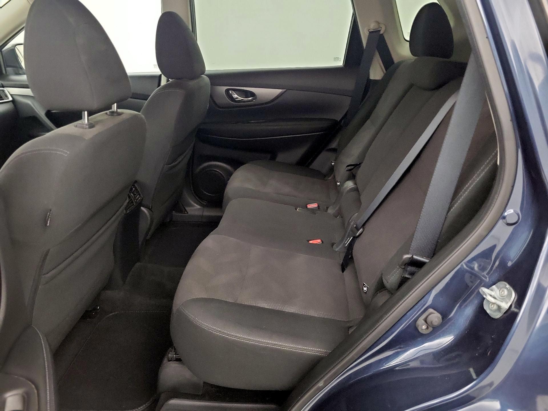 Thumbnail: 2016 Nissan Rogue - 17