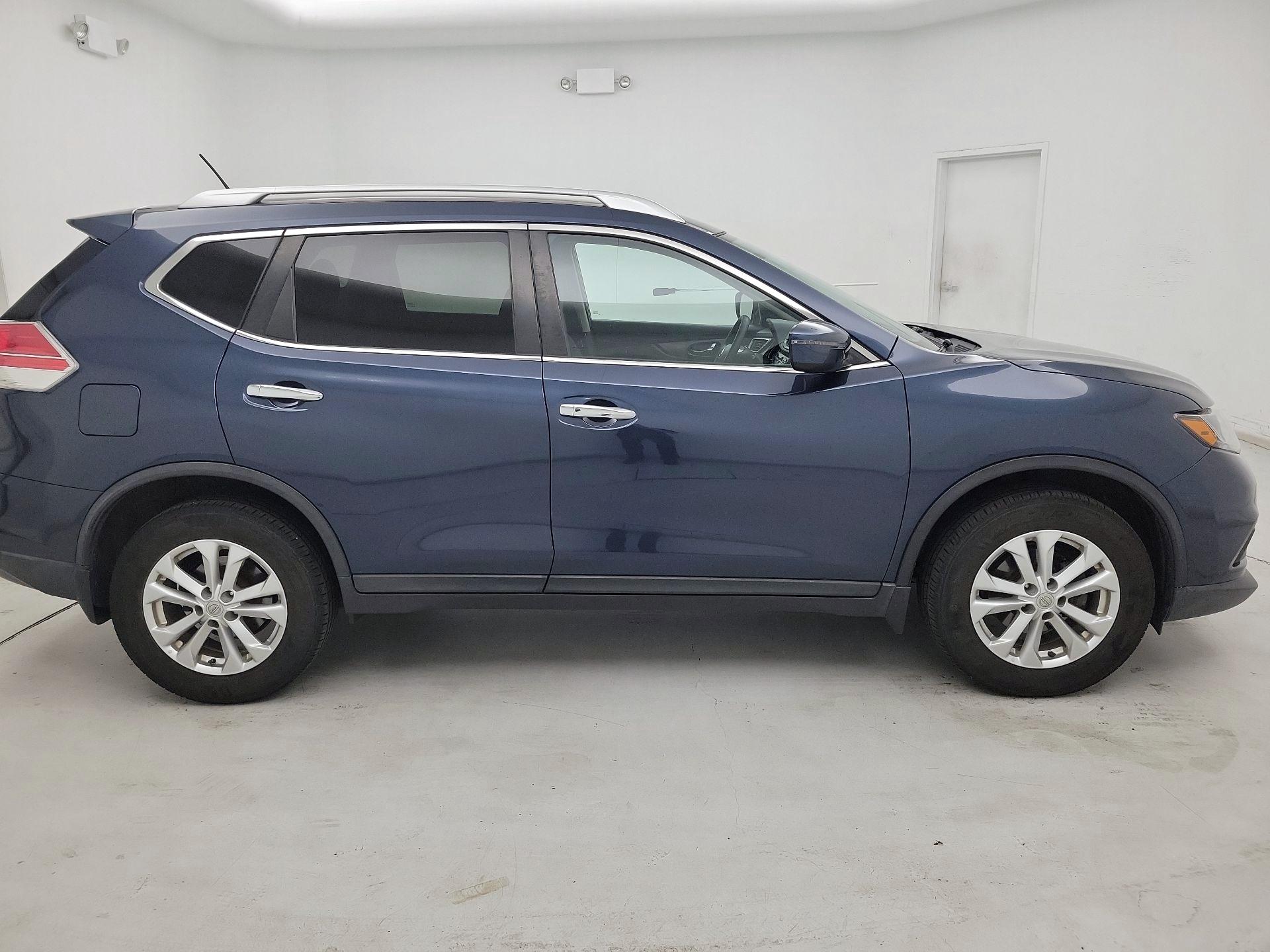 Thumbnail: 2016 Nissan Rogue - 4