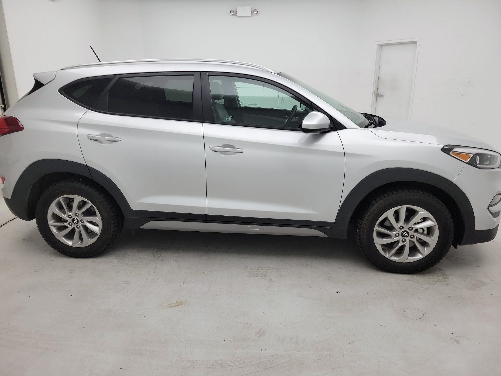 Thumbnail: 2017 Hyundai Tucson - 4