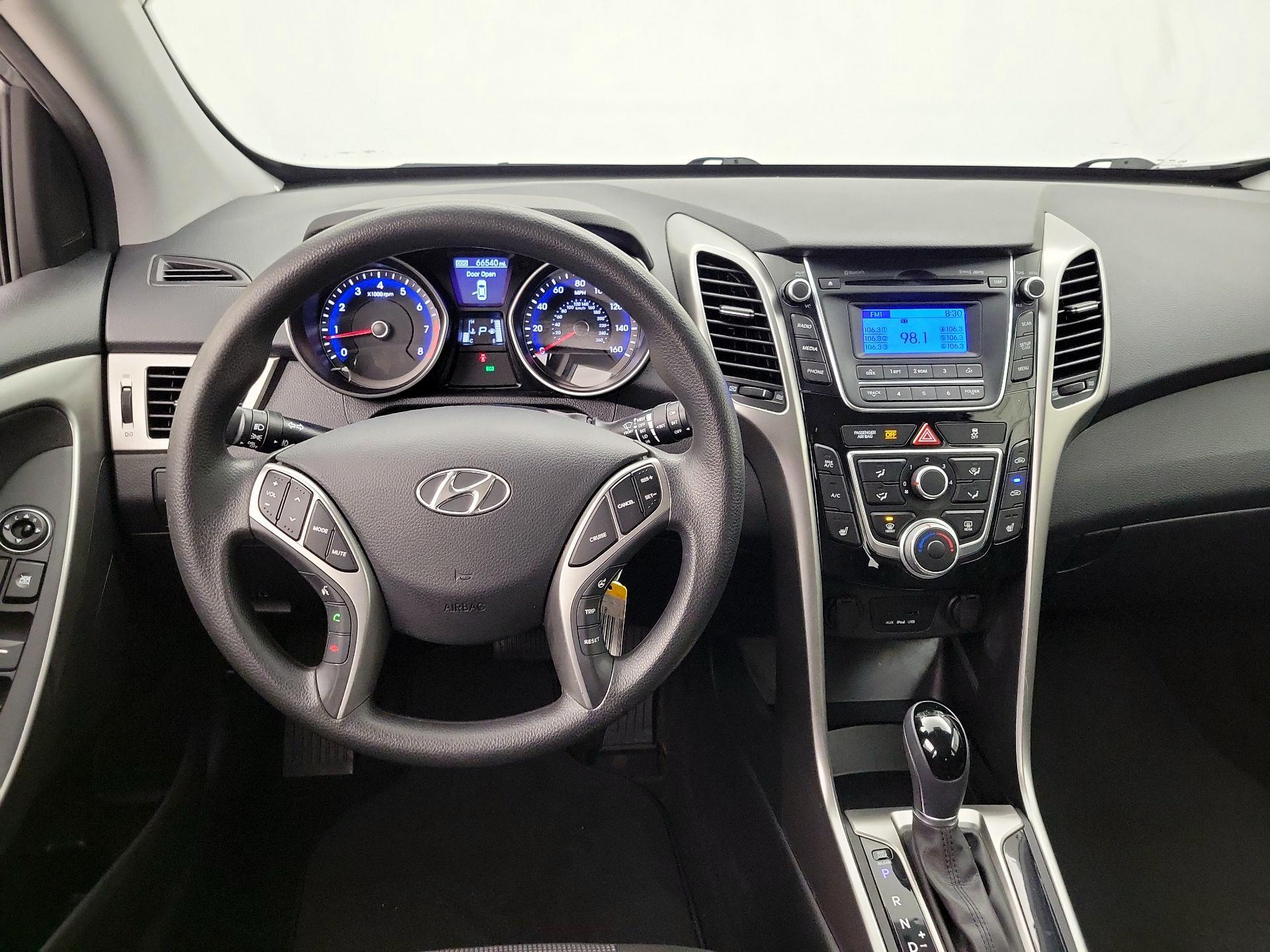Thumbnail: 2013 Hyundai Elantra - 10