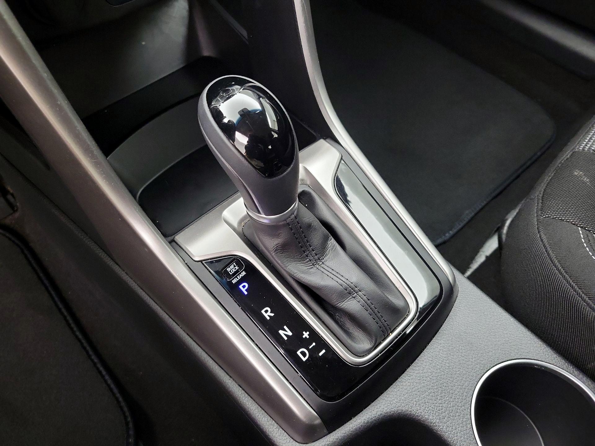 Thumbnail: 2013 Hyundai Elantra - 16