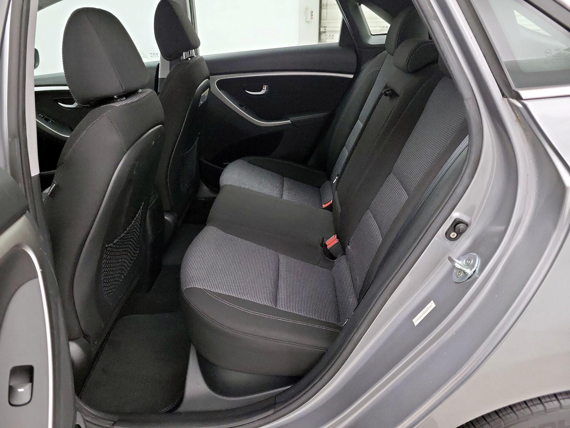 Thumbnail: 2013 Hyundai Elantra - 18
