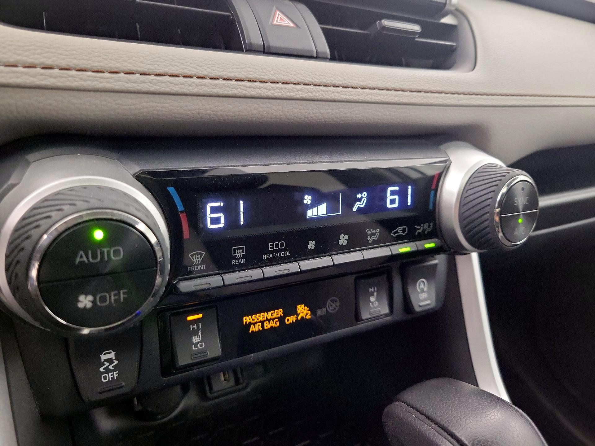 Thumbnail: 2020 Toyota RAV4 - 14