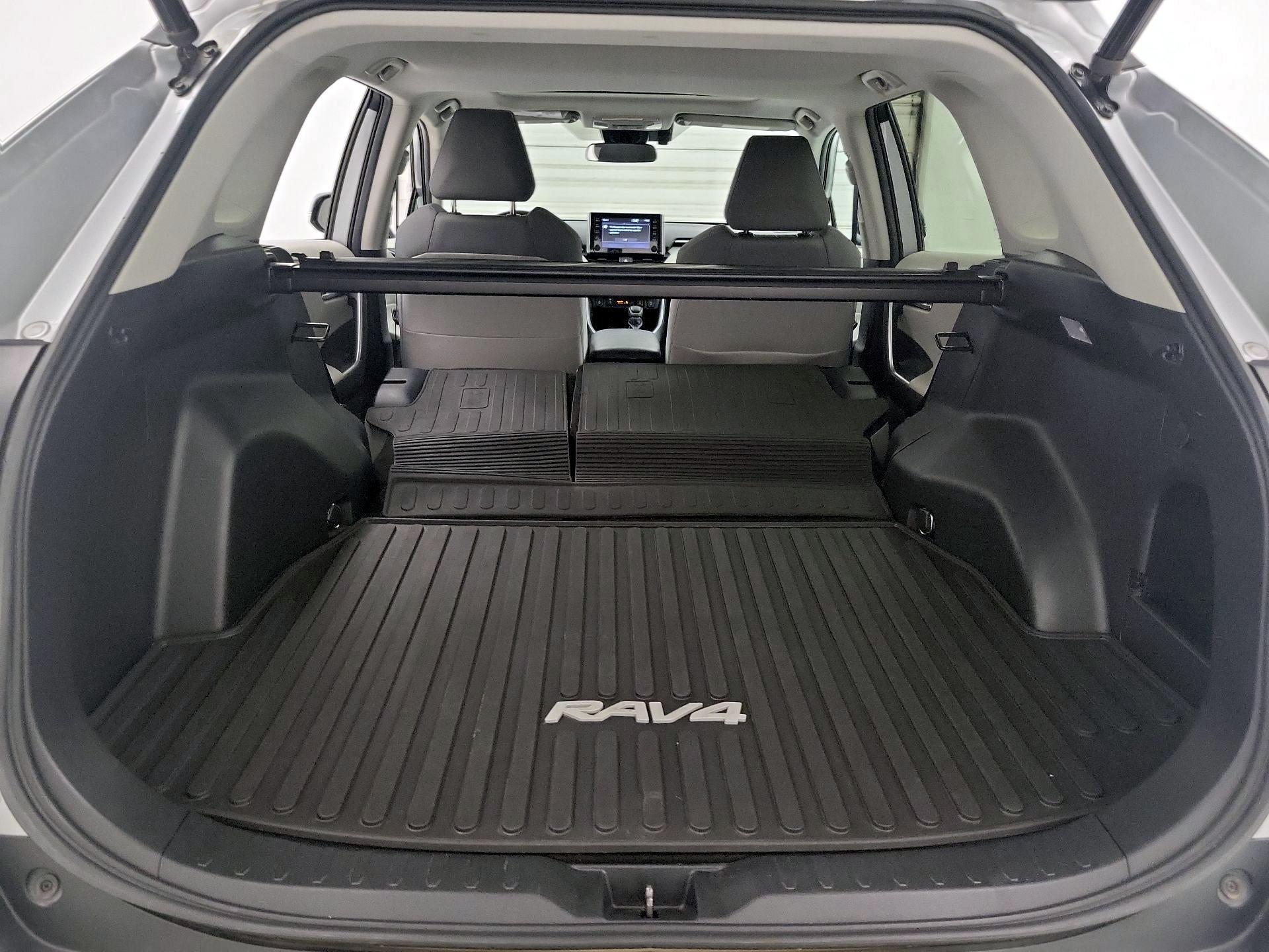 Thumbnail: 2020 Toyota RAV4 - 19