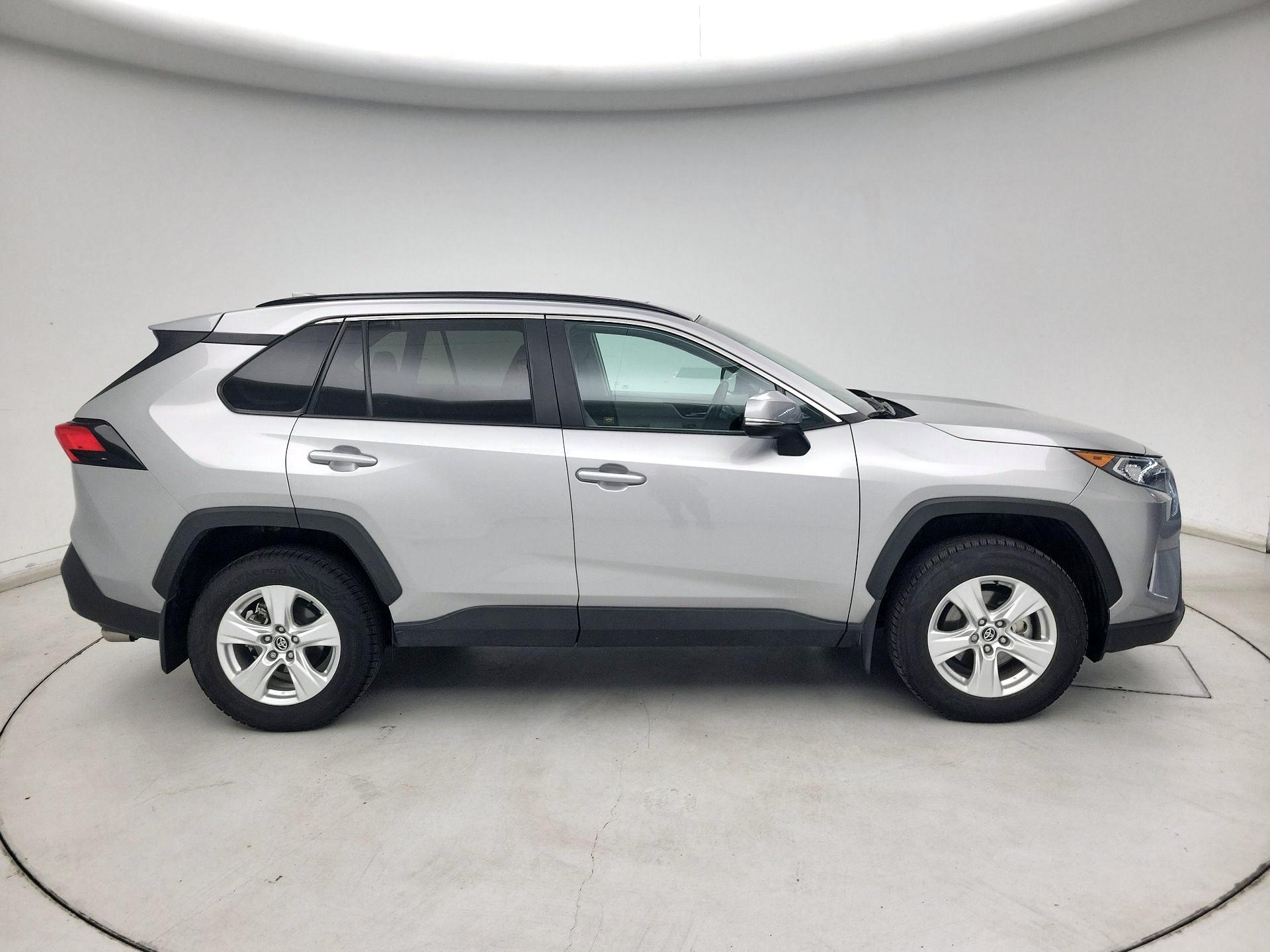 Thumbnail: 2020 Toyota RAV4 - 4