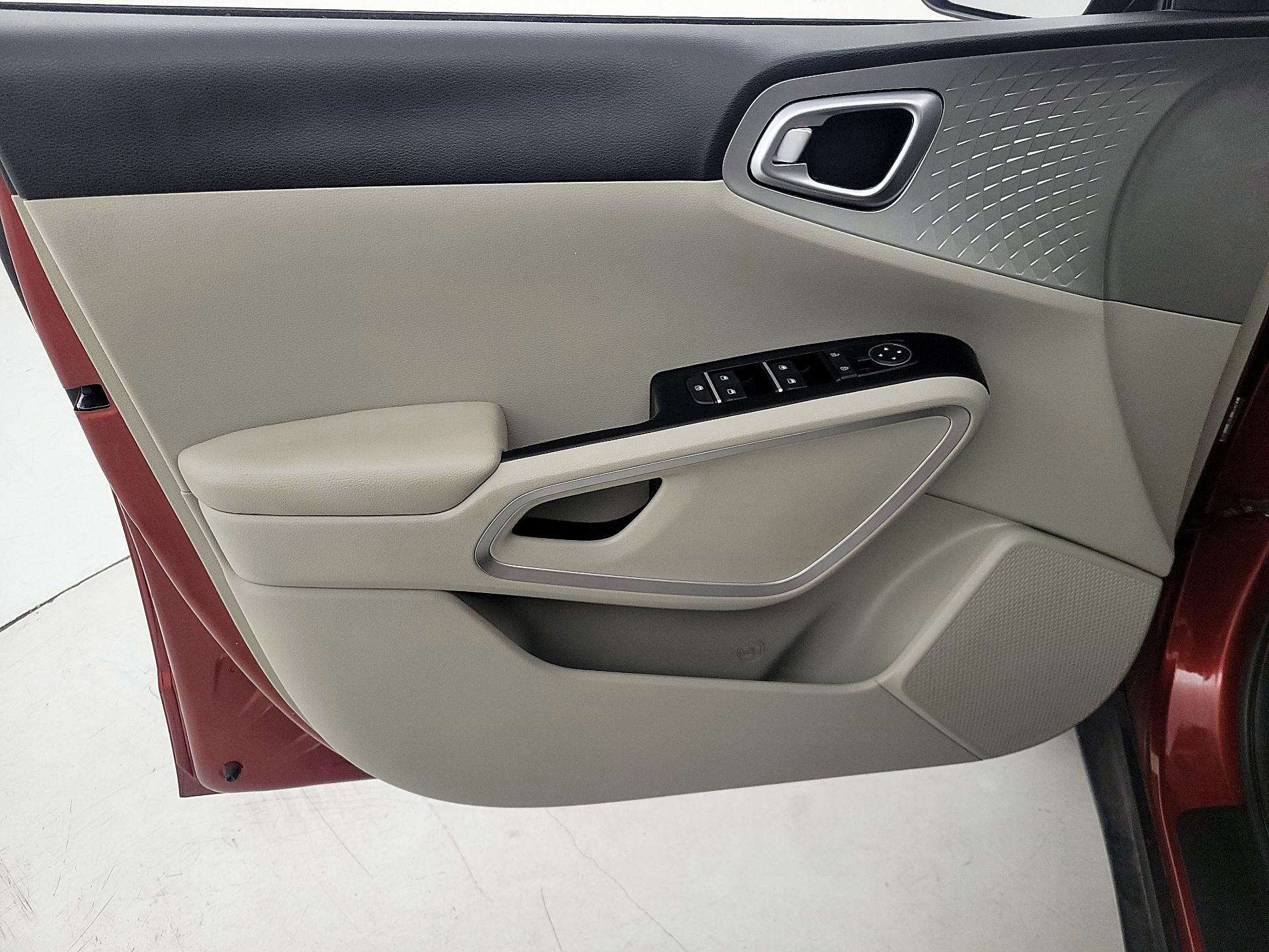 Thumbnail: 2020 Kia Soul - 12