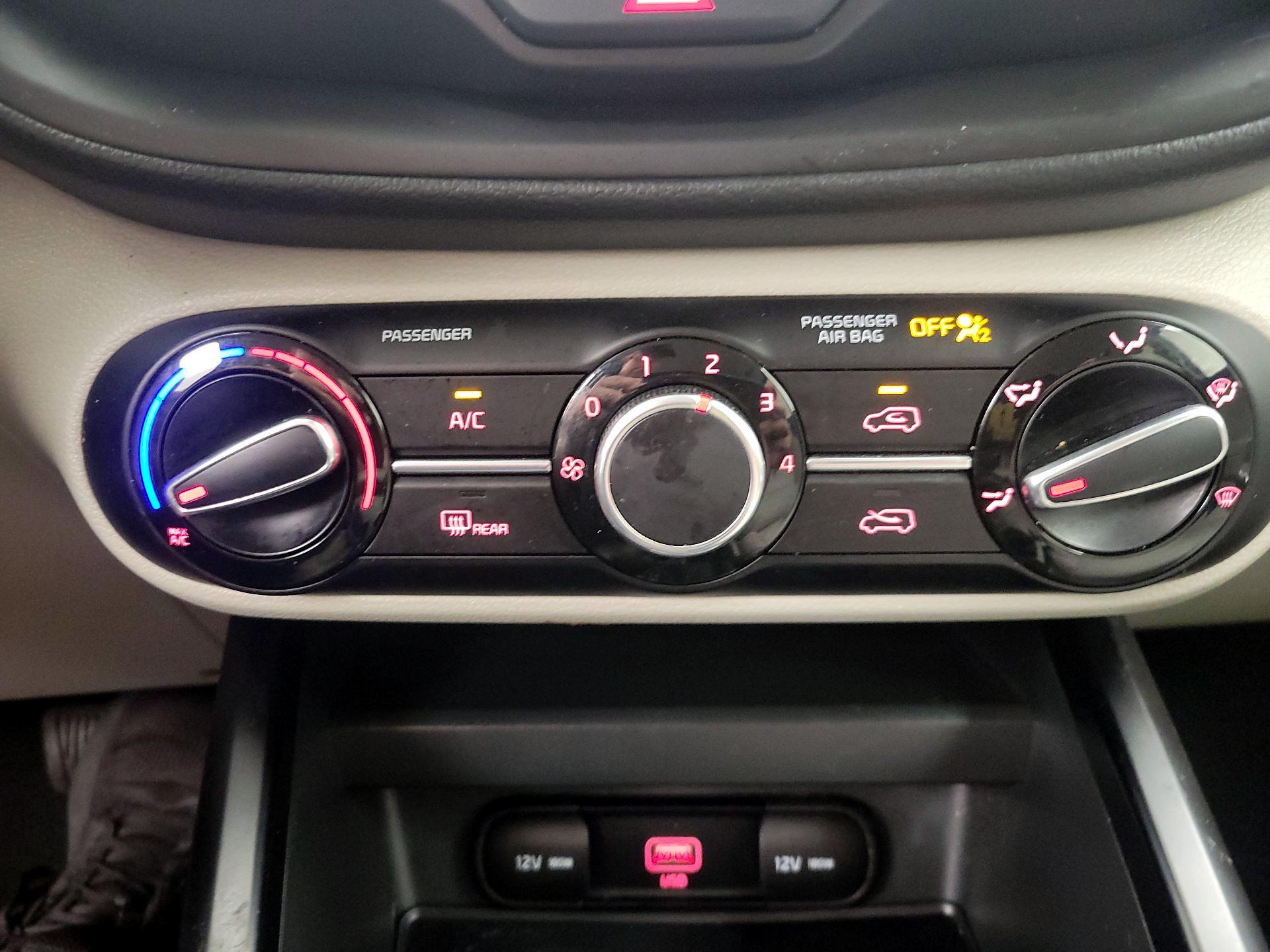 Thumbnail: 2020 Kia Soul - 16