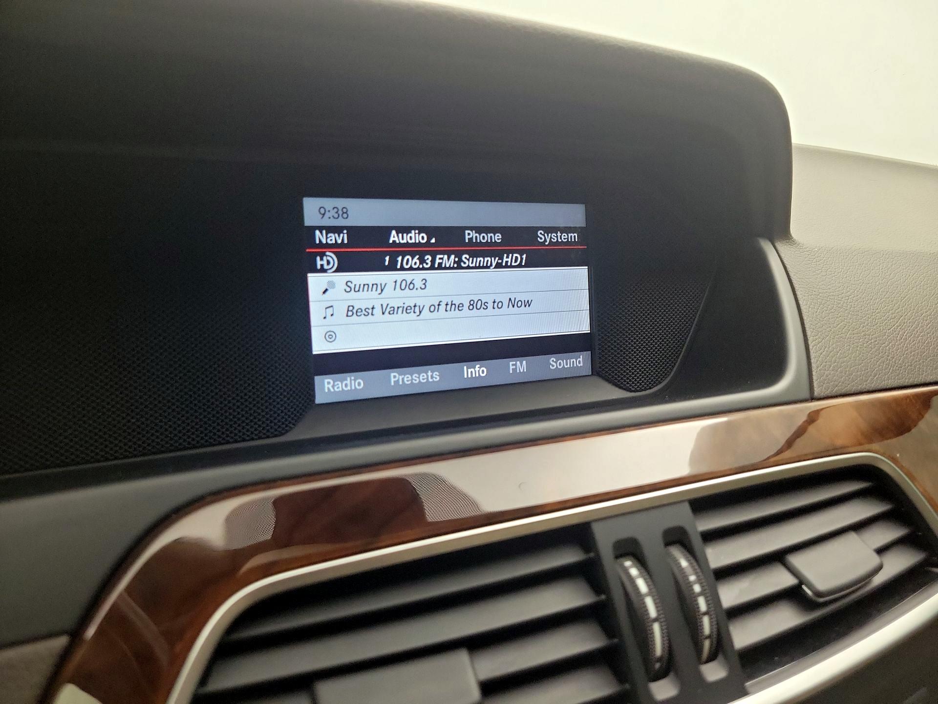Thumbnail: 2014 Mercedes-Benz C-Class - 13