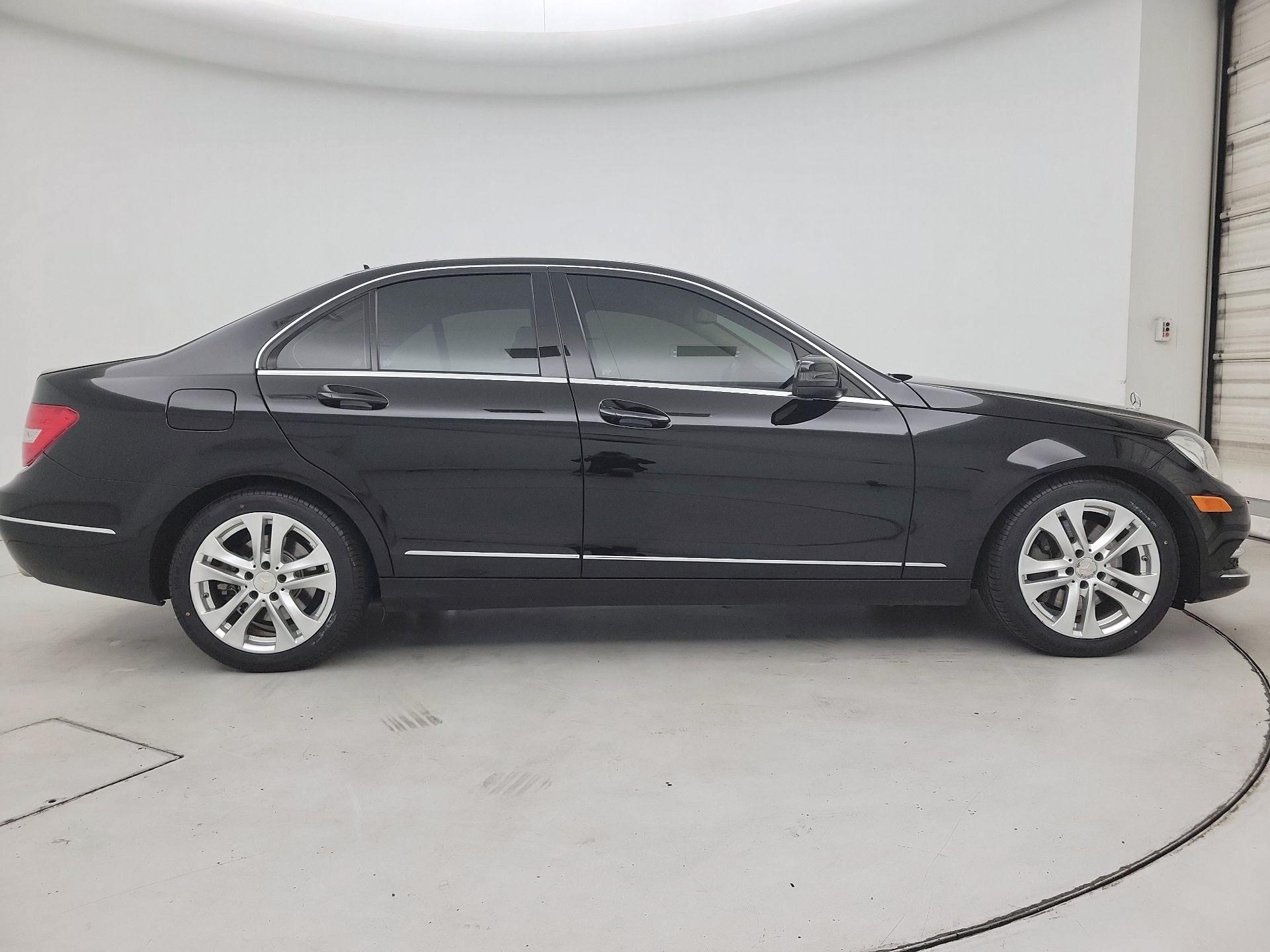 Thumbnail: 2014 Mercedes-Benz C-Class - 4