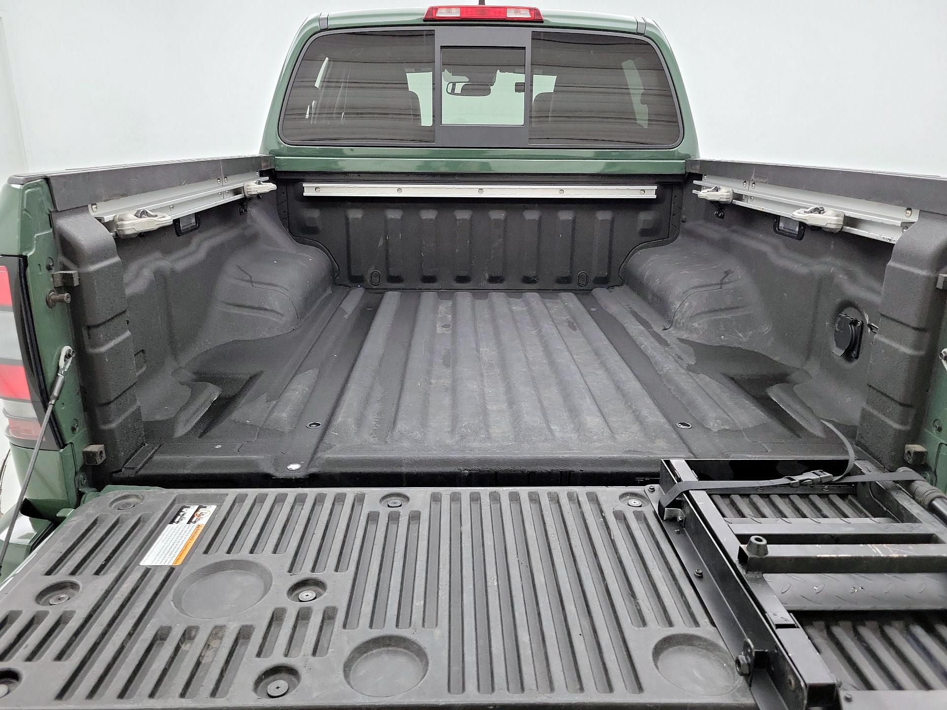 Thumbnail: 2022 Nissan Frontier - 18