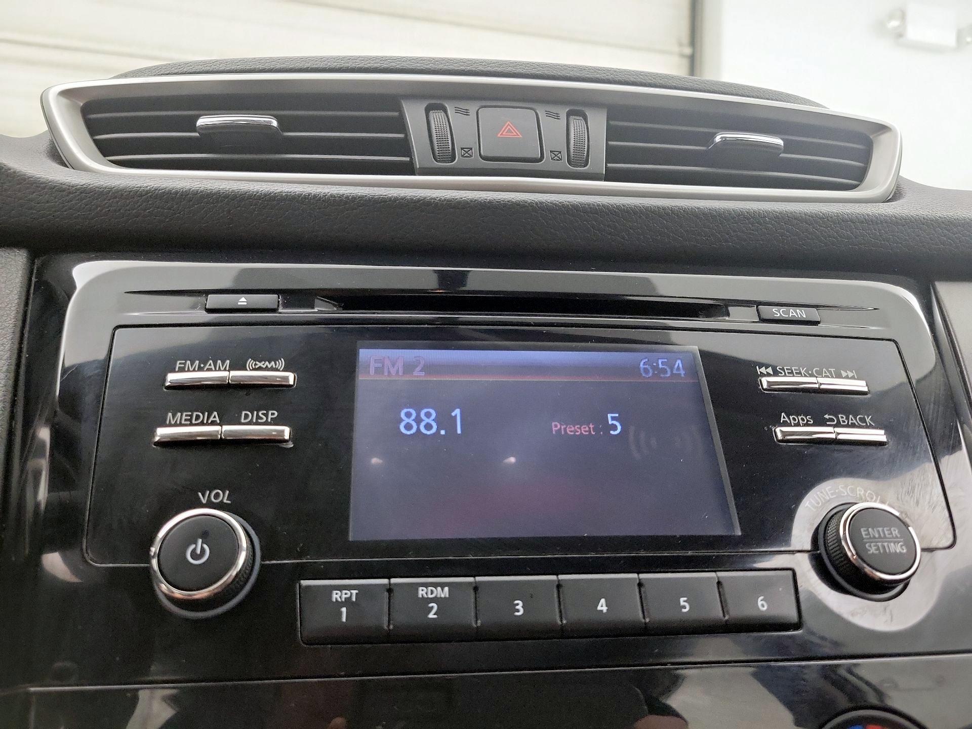 Thumbnail: 2016 Nissan Rogue - 13