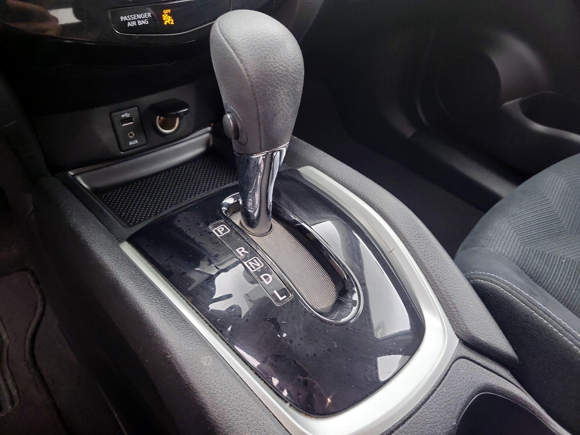 Thumbnail: 2016 Nissan Rogue - 15