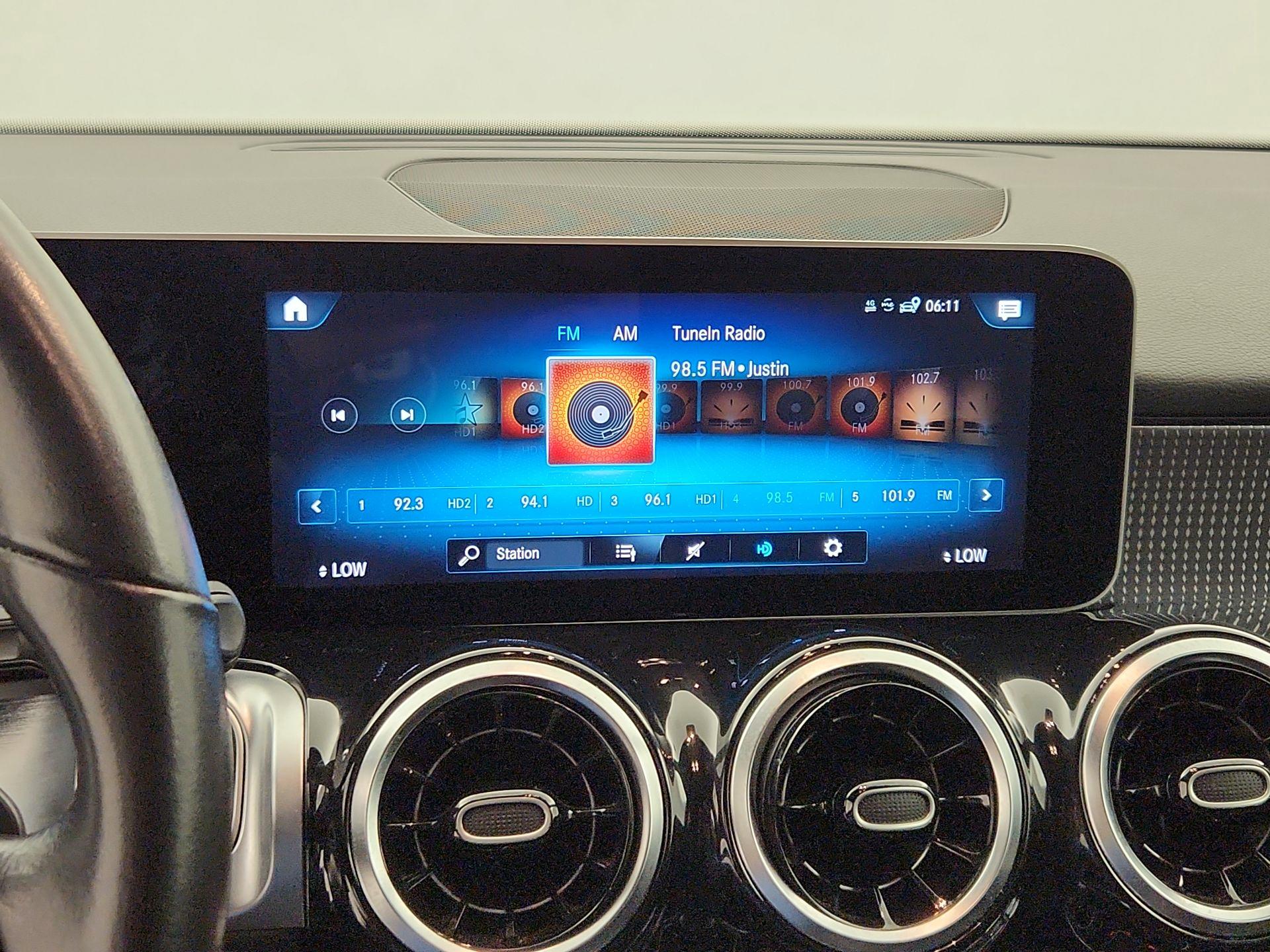 Thumbnail: 2020 Mercedes-Benz GLB - 15