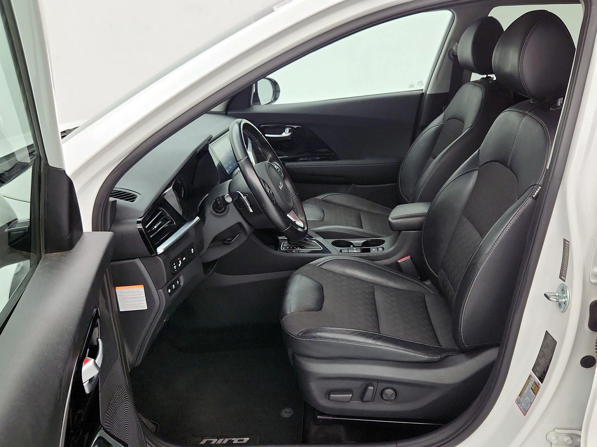 Thumbnail: 2022 Kia Niro - 11