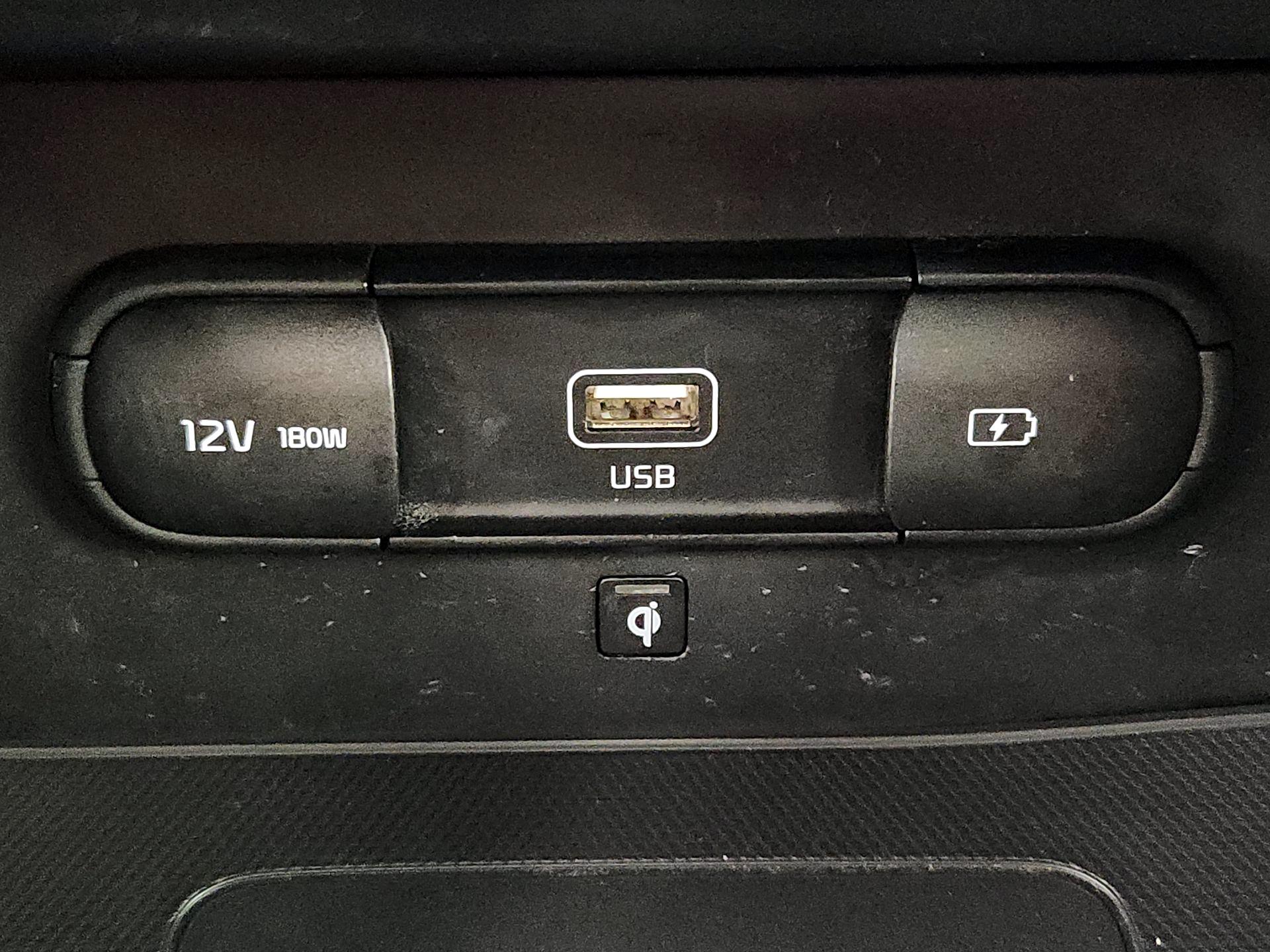 Thumbnail: 2022 Kia Niro - 18