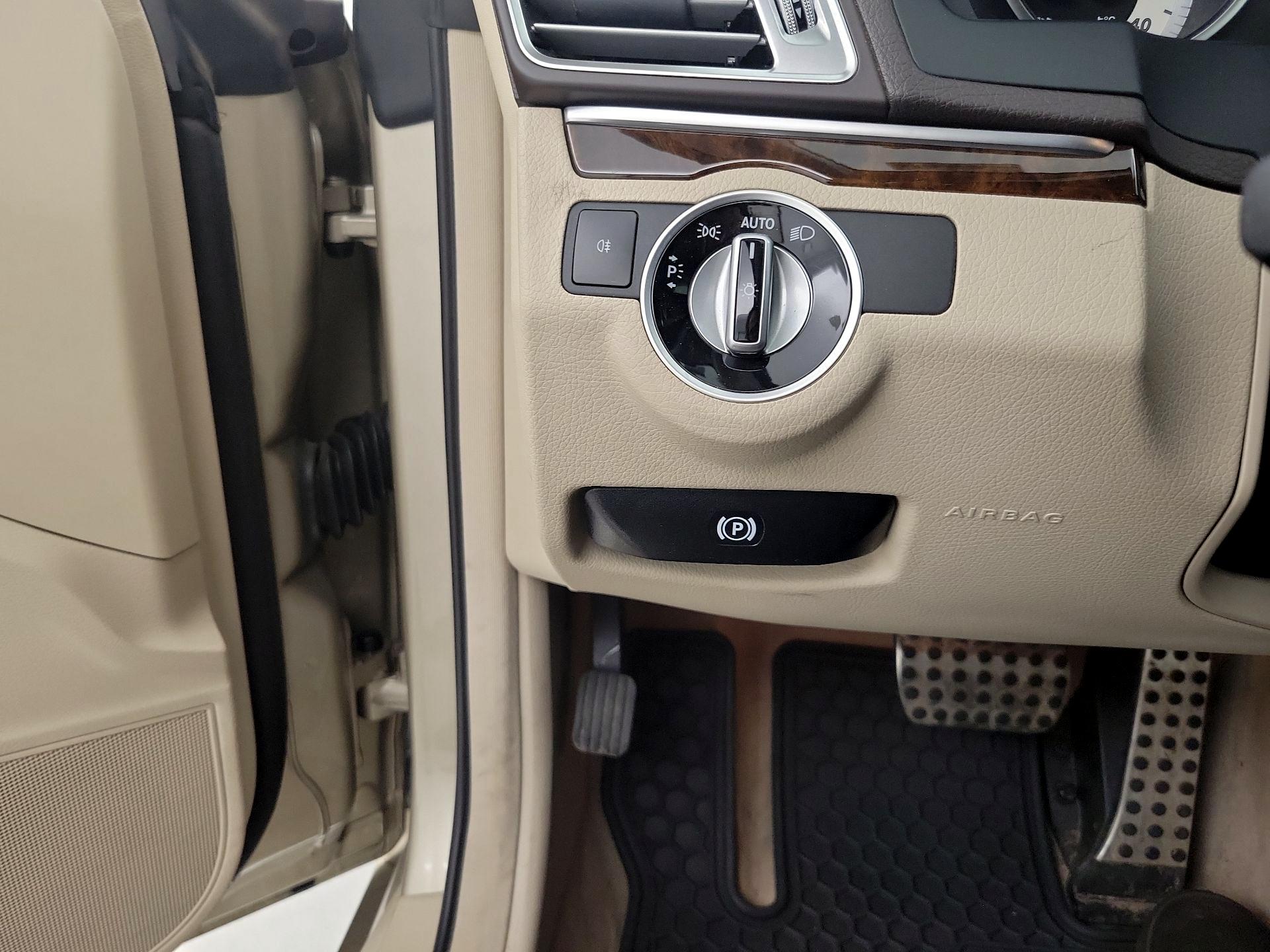Thumbnail: 2015 Mercedes-Benz E-Class - 13