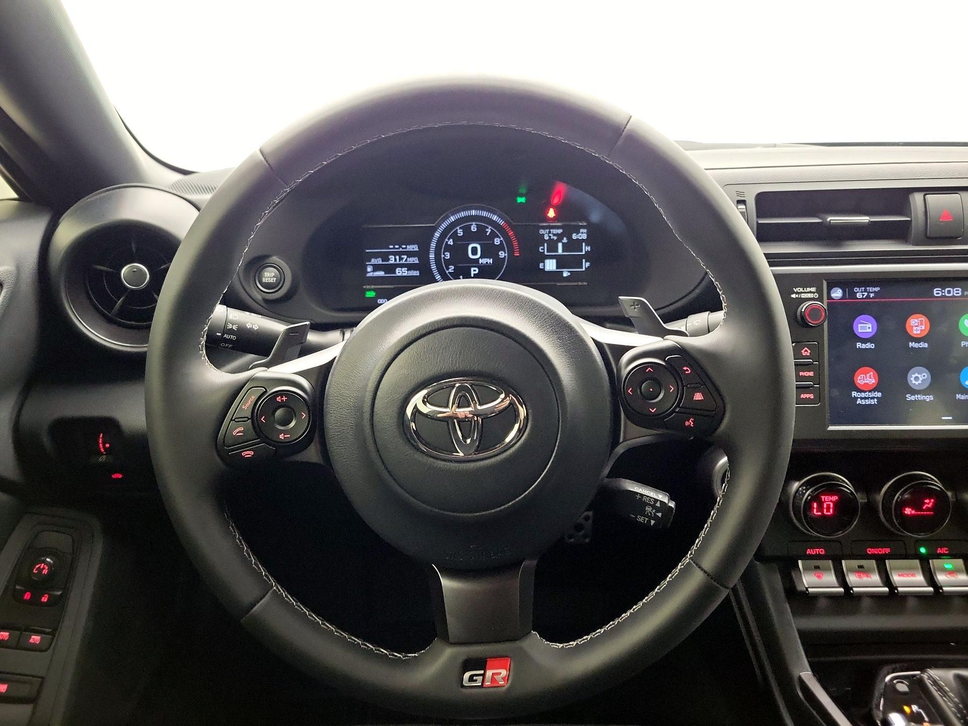 Thumbnail: 2023 Toyota GR86 - 10